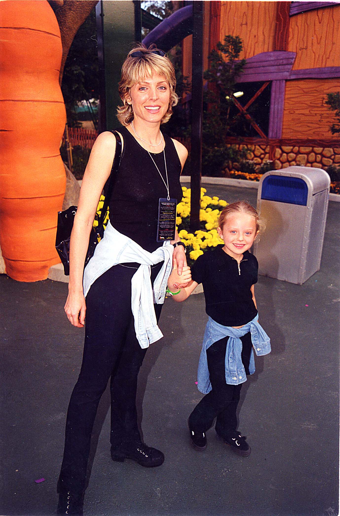 Tiffany Trump et sa mère lors du Comic Relief à Six Flags Magic Mountain le 9 septembre 1999 | Source : Getty Images