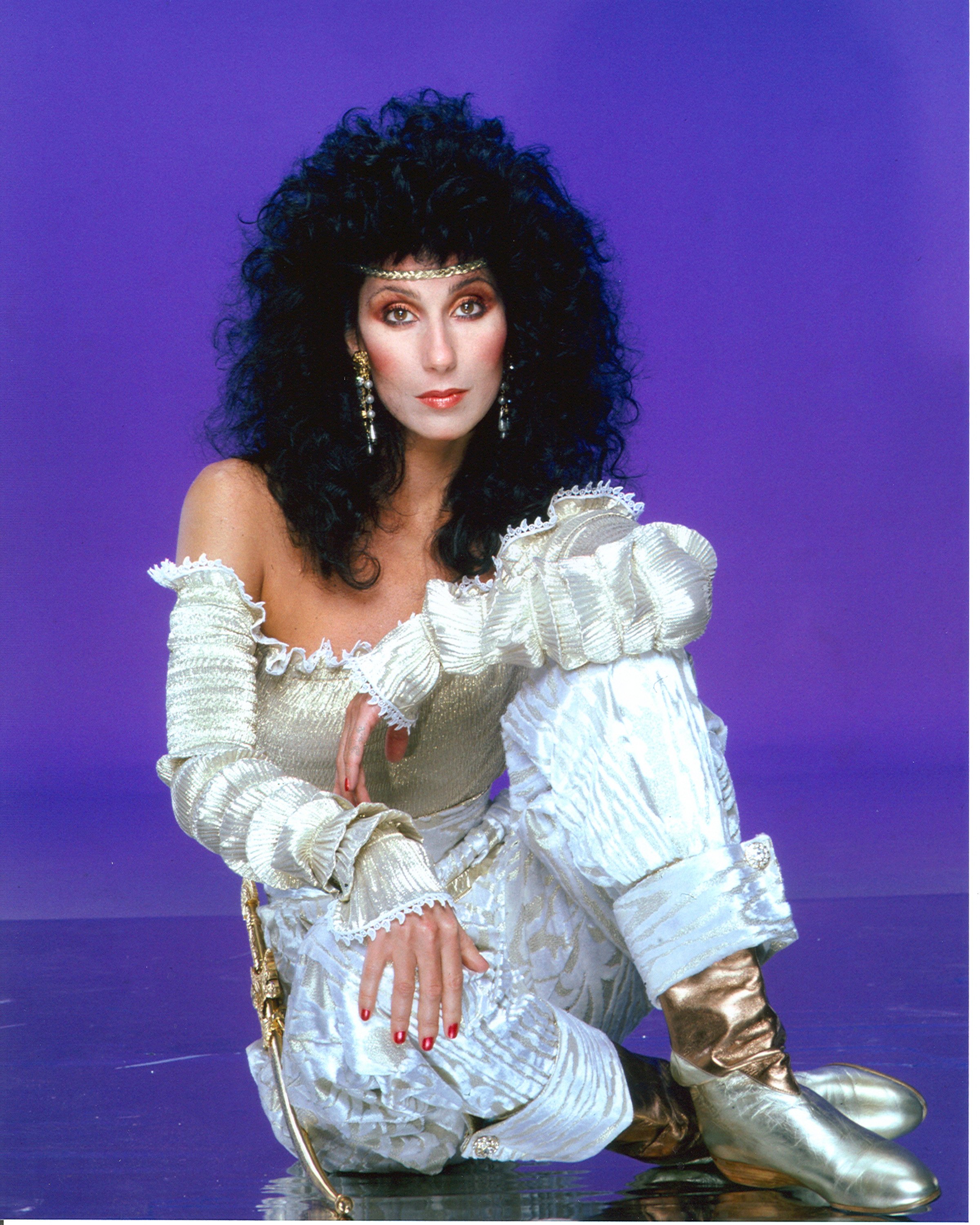 Cher pose pour un portrait en juin 1981 à Los Angeles, Californie | Source : Getty Images