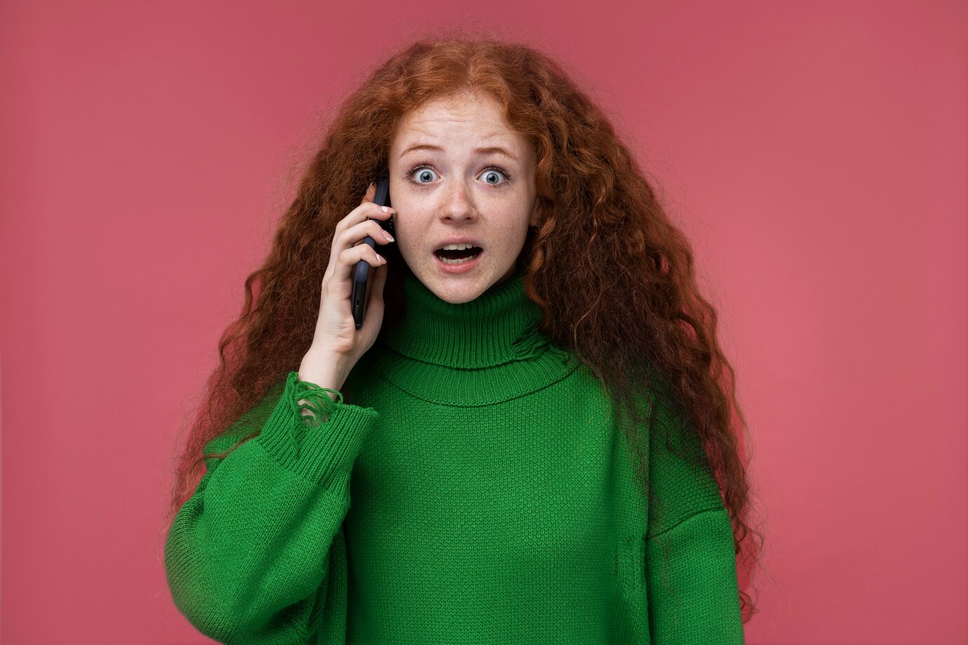 Une femme choquée et surprise | Source : Freepik