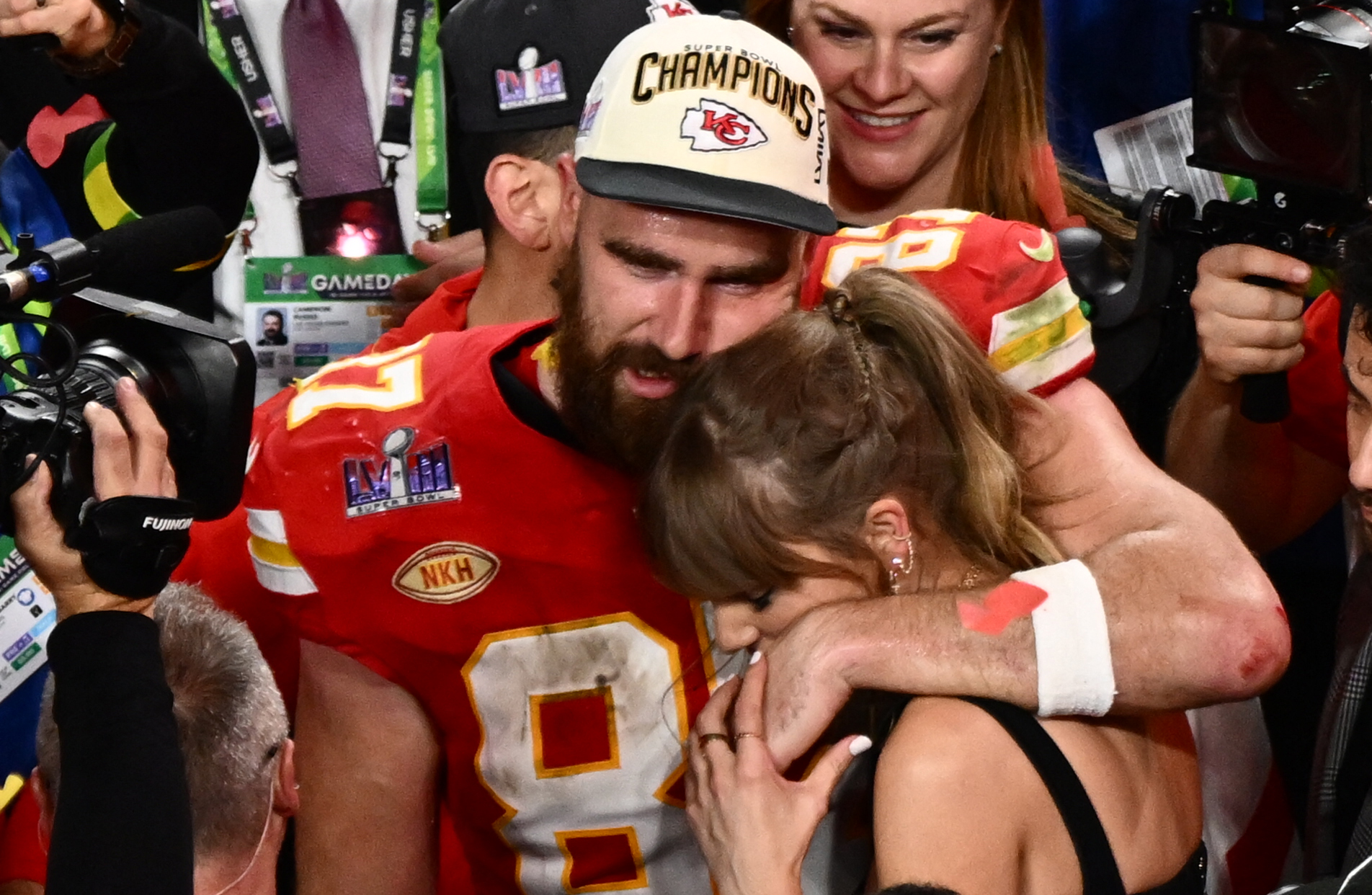 Travis Kelce et Taylor Swift lors du Super Bowl LVIII à Las Vegas, Nevada, le 11 février 2024 | Source : Getty Images