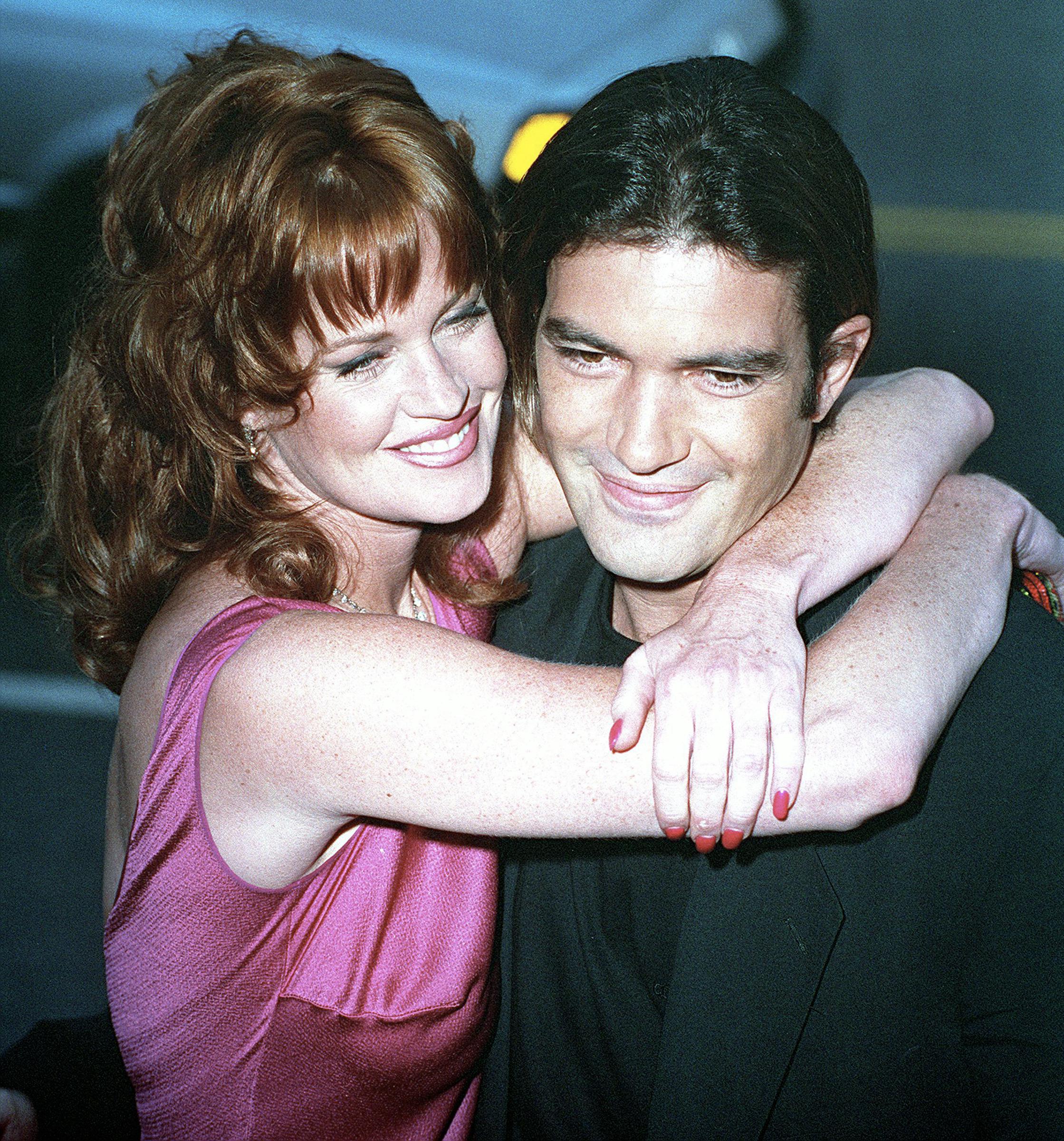 Melanie Griffith et Antonio Banderas à la première de "Desperado" le 21 août 1995 à Los Angeles, Californie. | Source : Getty Images