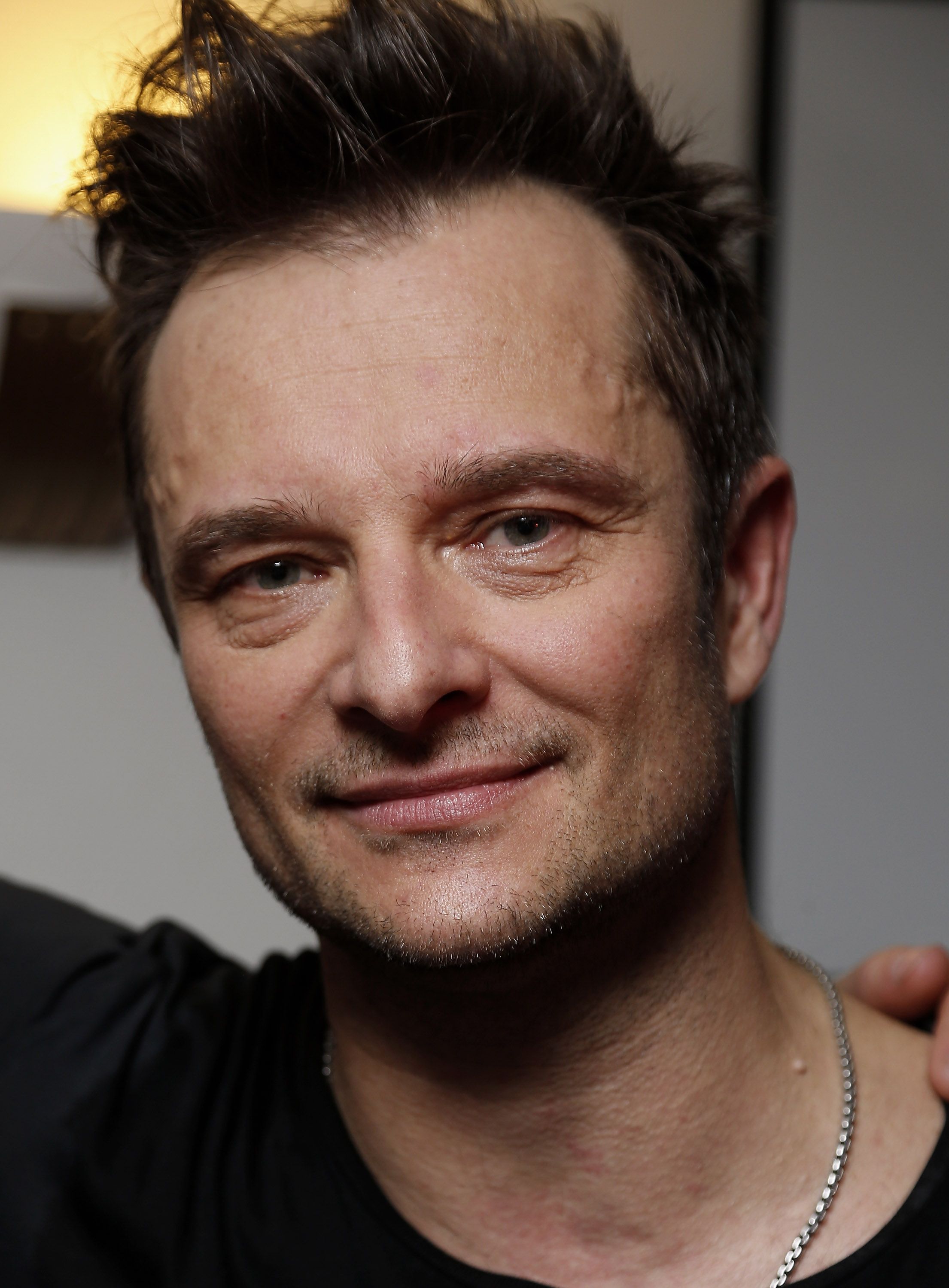 David Hallyday et son groupe Mission Control se produisent en direct au Théâtre Comedia à Paris, France. | Photo : Getty Images