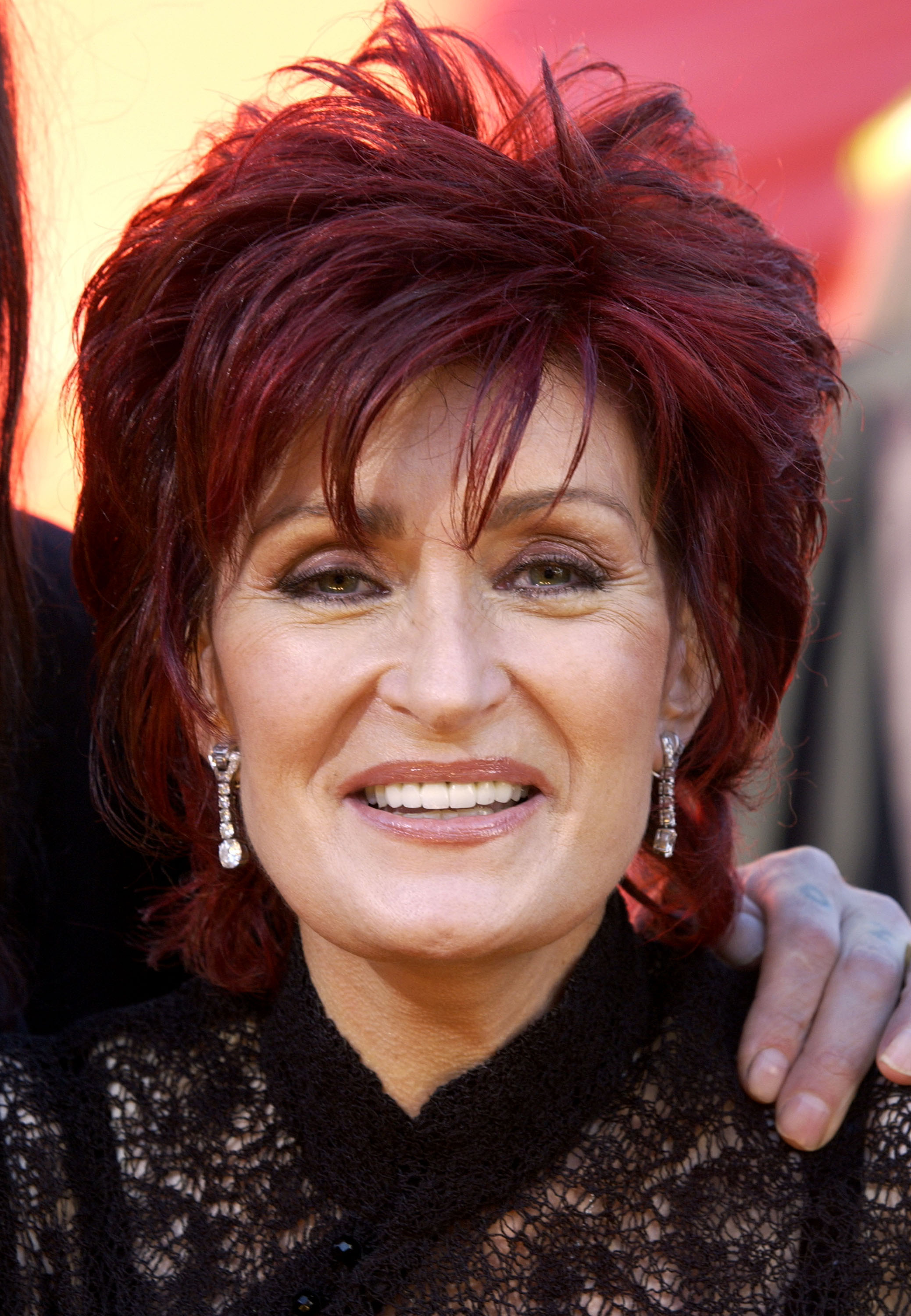 Sharon Osbourne lors de la 54e cérémonie annuelle des Primetime Emmy Awards au Shrine Auditorium de Los Angeles, Californie, le 22 septembre 2002 | Source : Getty Images