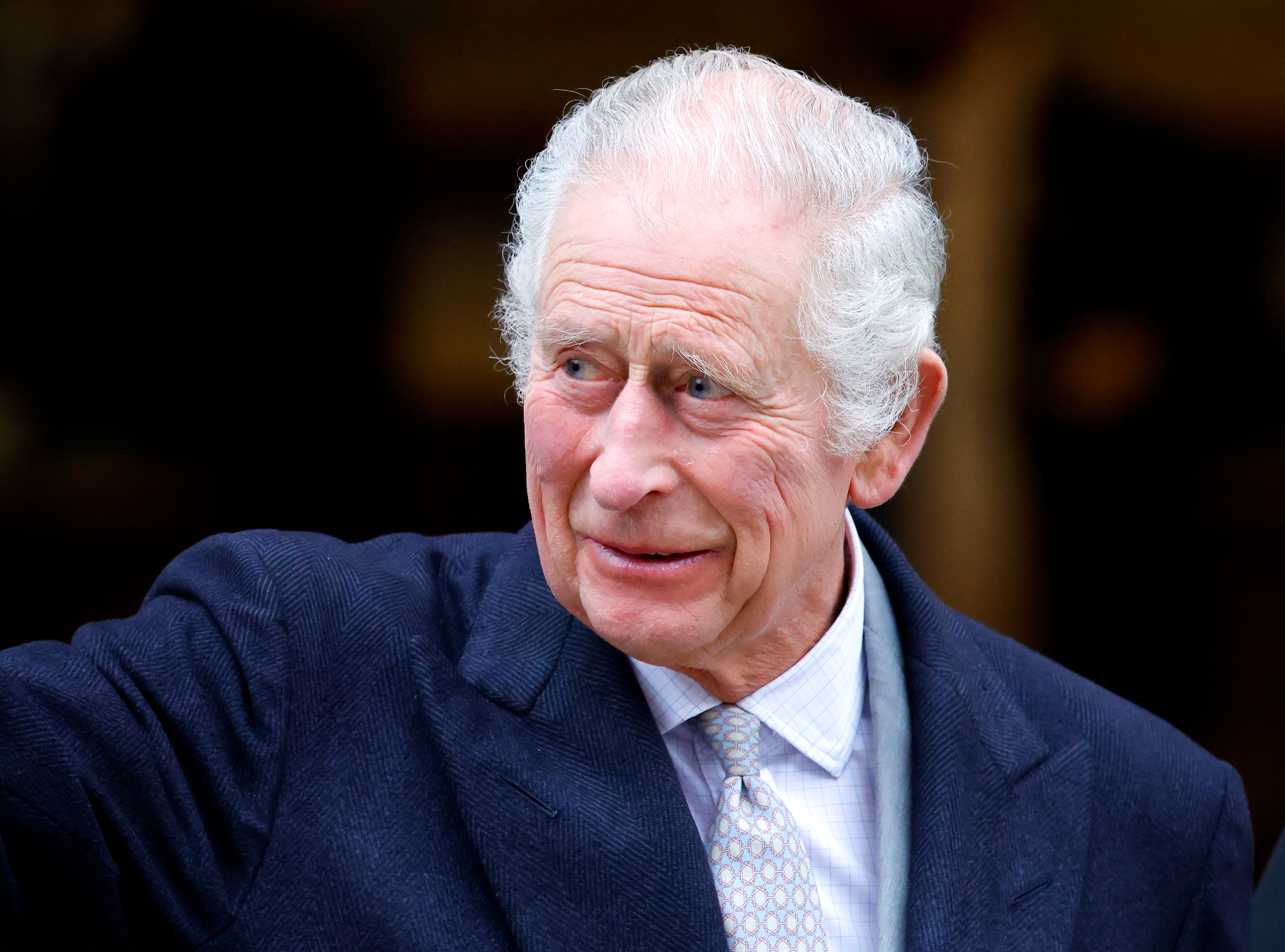 Le roi Charles III quitte la clinique de Londres le 29 janvier 2024 à Londres, Angleterre | Source : Getty Images