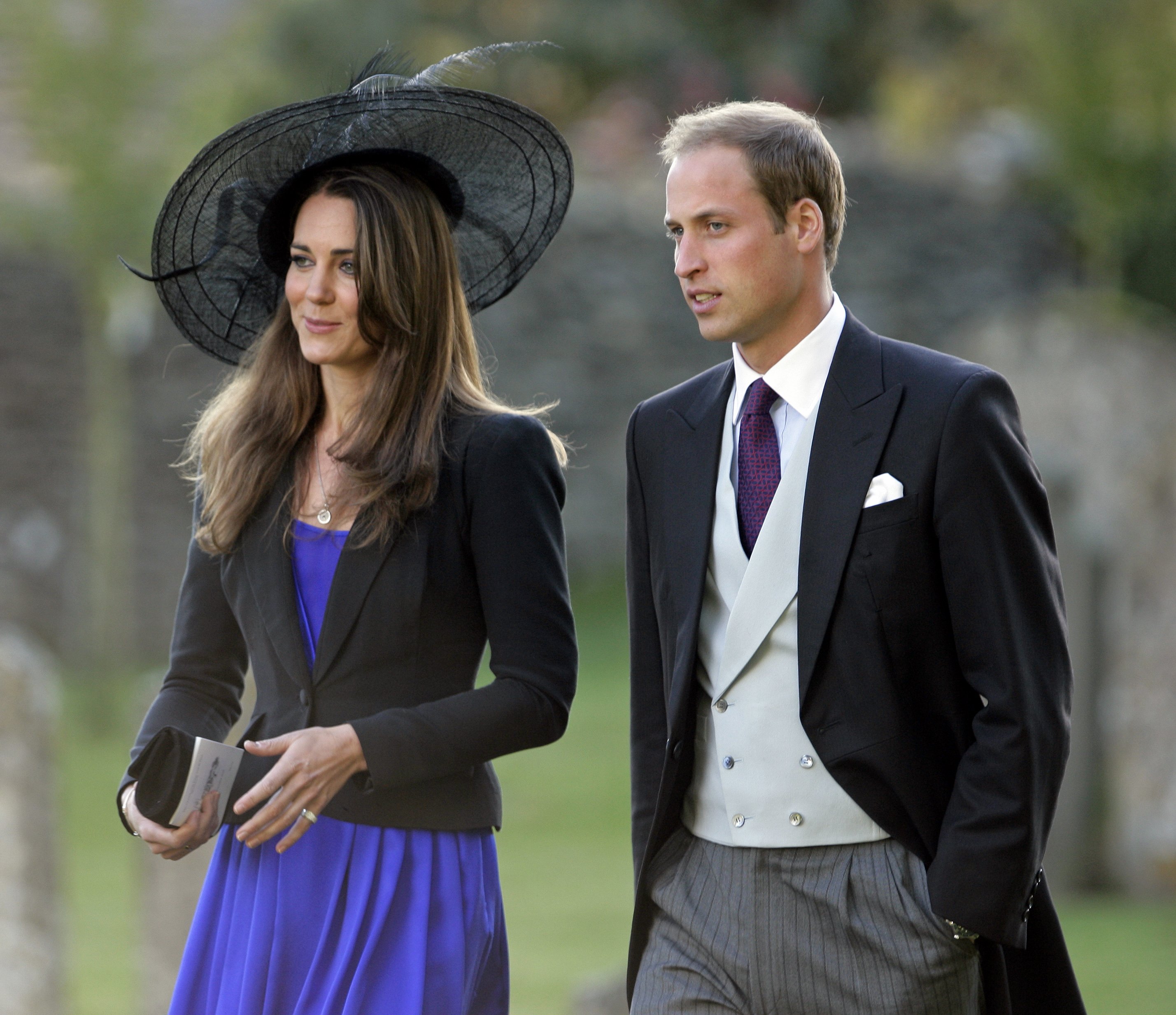 Kate Middleton et le prince William au mariage de Harry Meade et Rosie Bradford le 23 octobre 2010 | Source : Getty Images