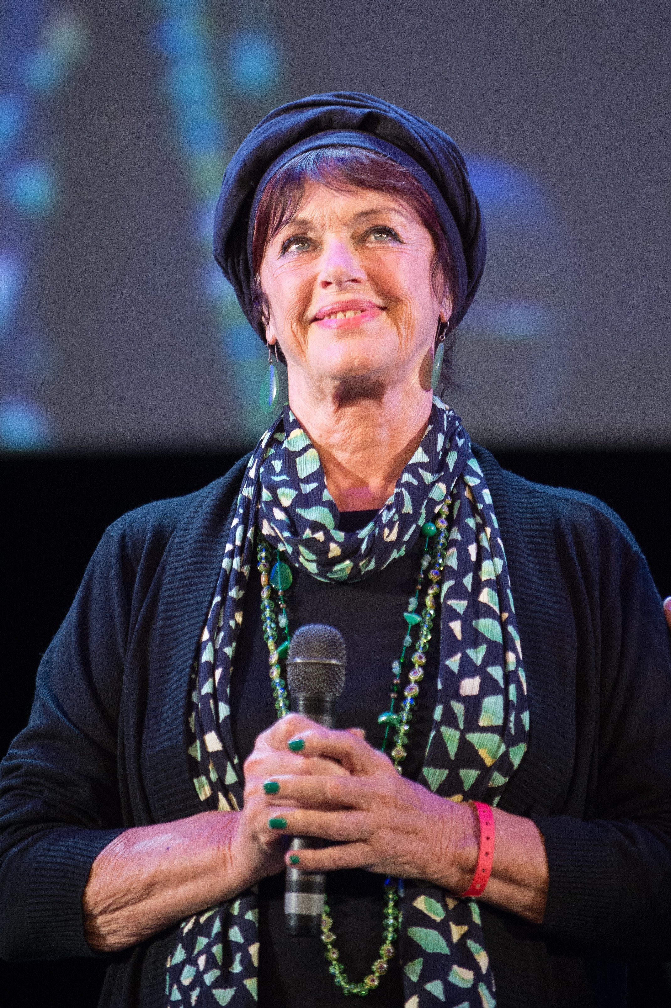 Anny Duperey assiste à la conférence de la fondation Nicolas Hulot ' L'appel de Nicolas Hulot' au Grand Rex le 7 octobre 2015 à Paris, France. | Photo : Getty Images