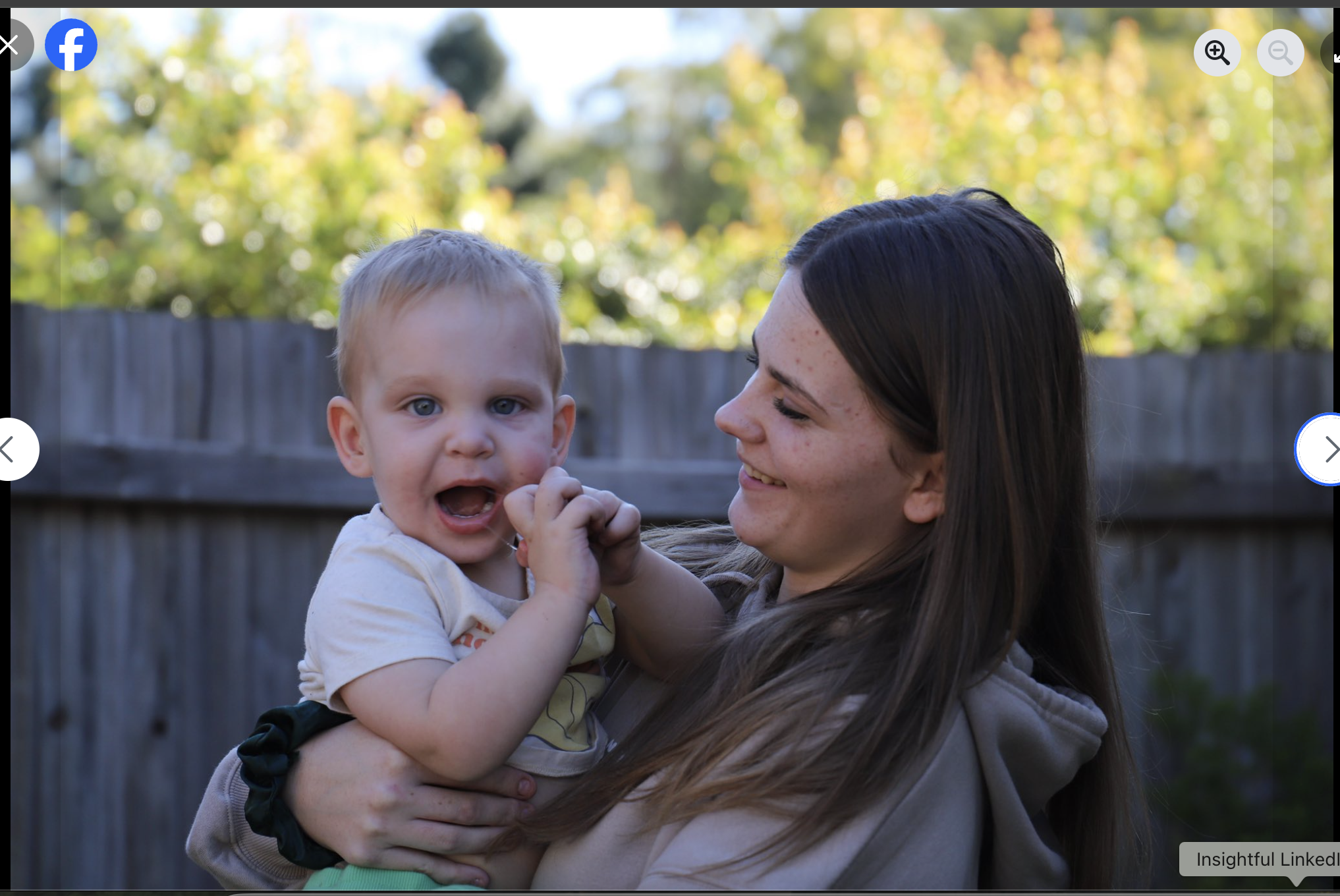 Pheobe Bishop est photographiée avec son petit frère, sur une photo datée du 18 mai 2025 | Source : Facebook/kyliezbishop