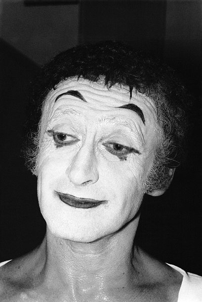 Portrait du comédien Marcel Marceau dit 'le Mime Marceau', en France . | Photo : Getty Images