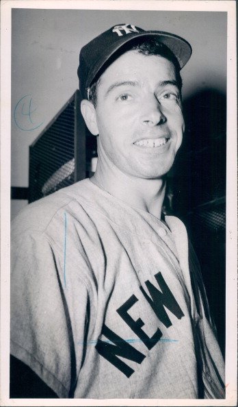 Portrait du  joueur de baseball Joe DiMaggio. | Photo : Getty Images