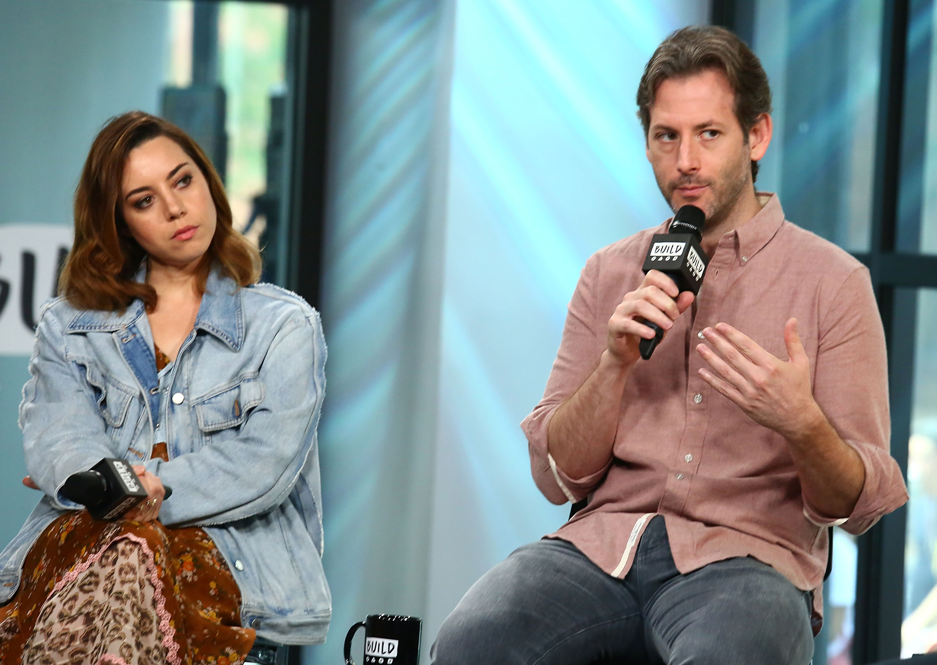 Jeff Baena et Aubrey Plaza discutent de « The Little Hours » au Build Studio le 29 juin 2017,  New York. | Source : Getty Images