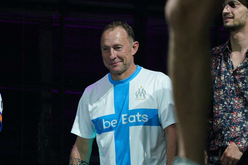 Jean Pierre Papin assiste aux Internationaux de France de Tennis. | Photo : Getty Images