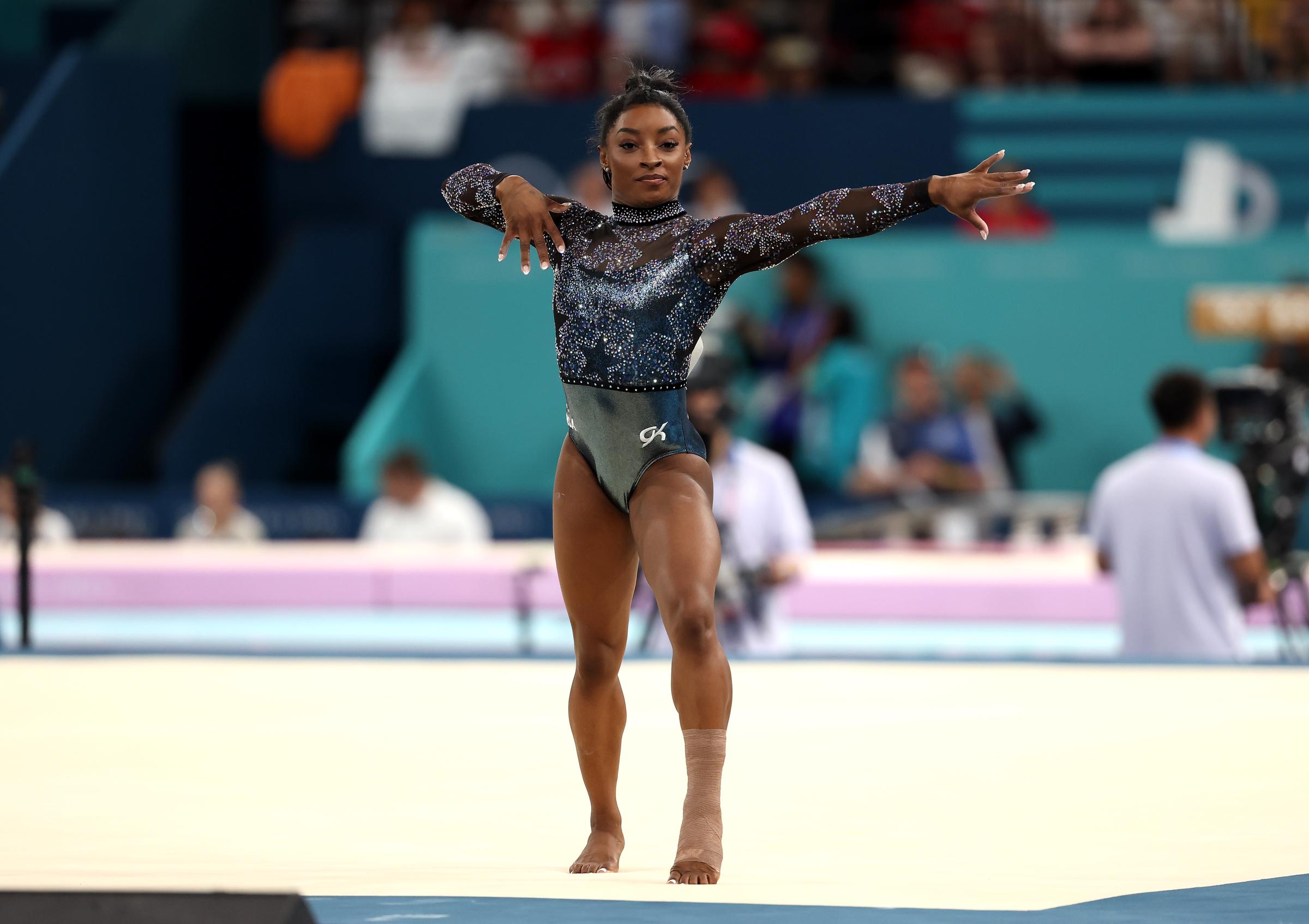 Simone Biles lors des qualifications féminines de gymnastique artistique à Paris, France, le 28 juillet 2024 | Source : Getty Images