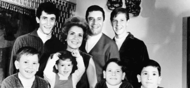 La famille de Jerry Lewis à la fin des années 60 | Photo : YouTube/Inside Edition