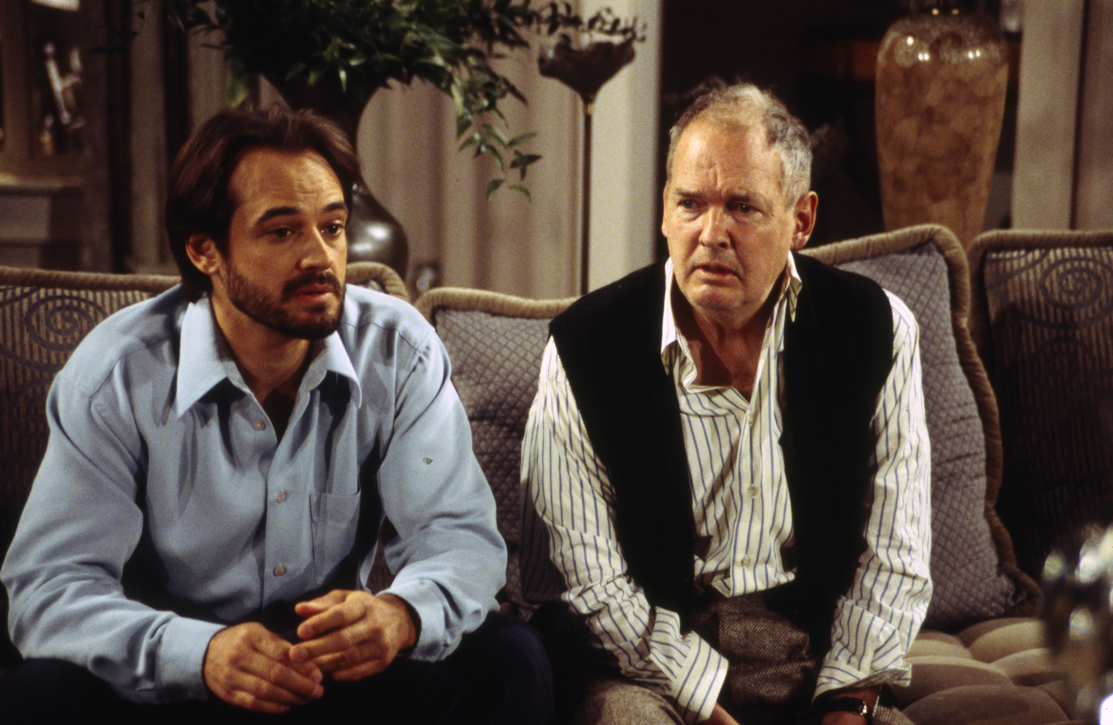 Jon Lindstrom et Nicholas Pryor dans la série de télévision "Port Charles". | Source : Getty Images