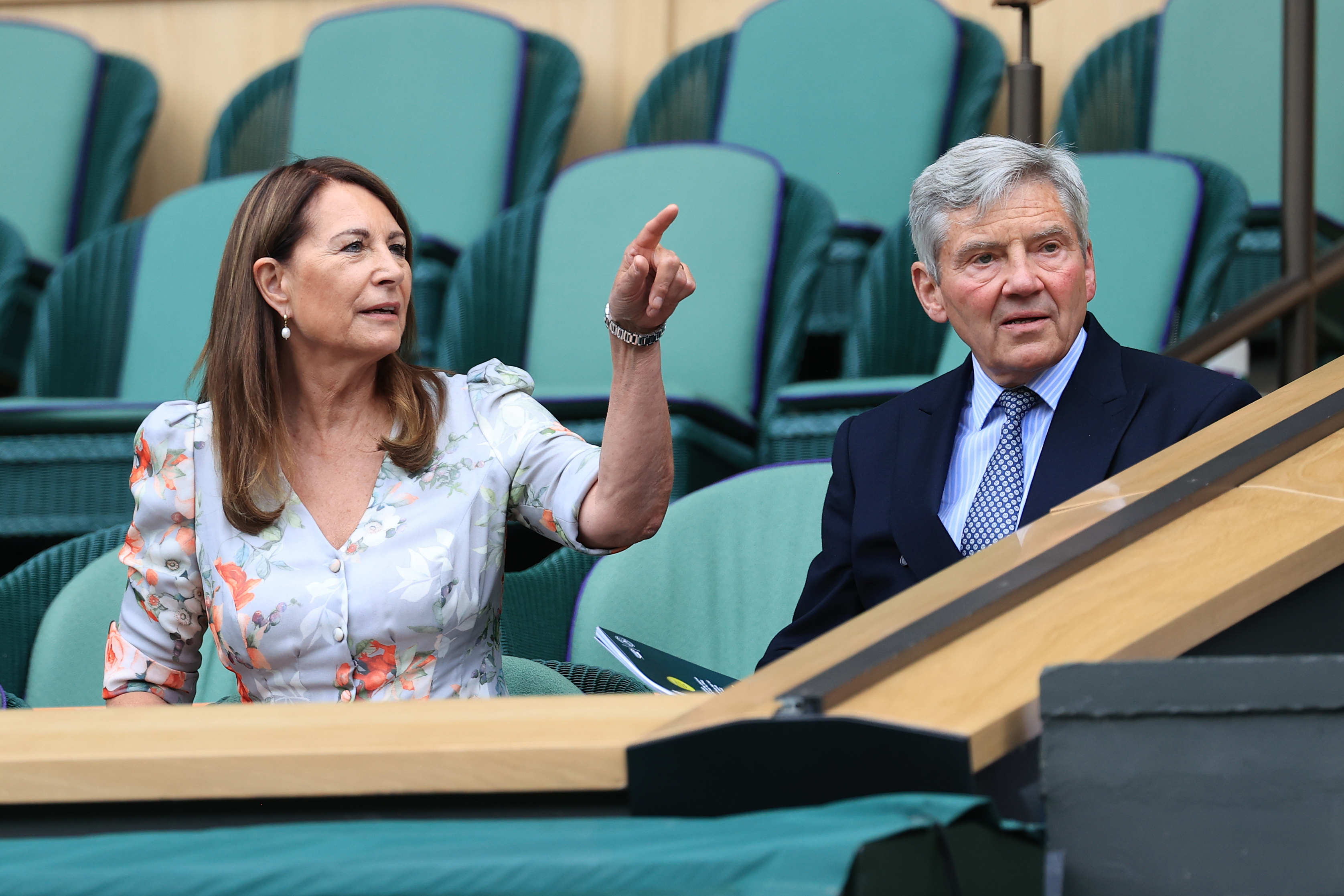 Carole et Michael Middleton lors de la neuvième journée des Championnats Wimbledon 2022 à Londres, en Angleterre, le 5 juillet 2022. | Source : Getty Images