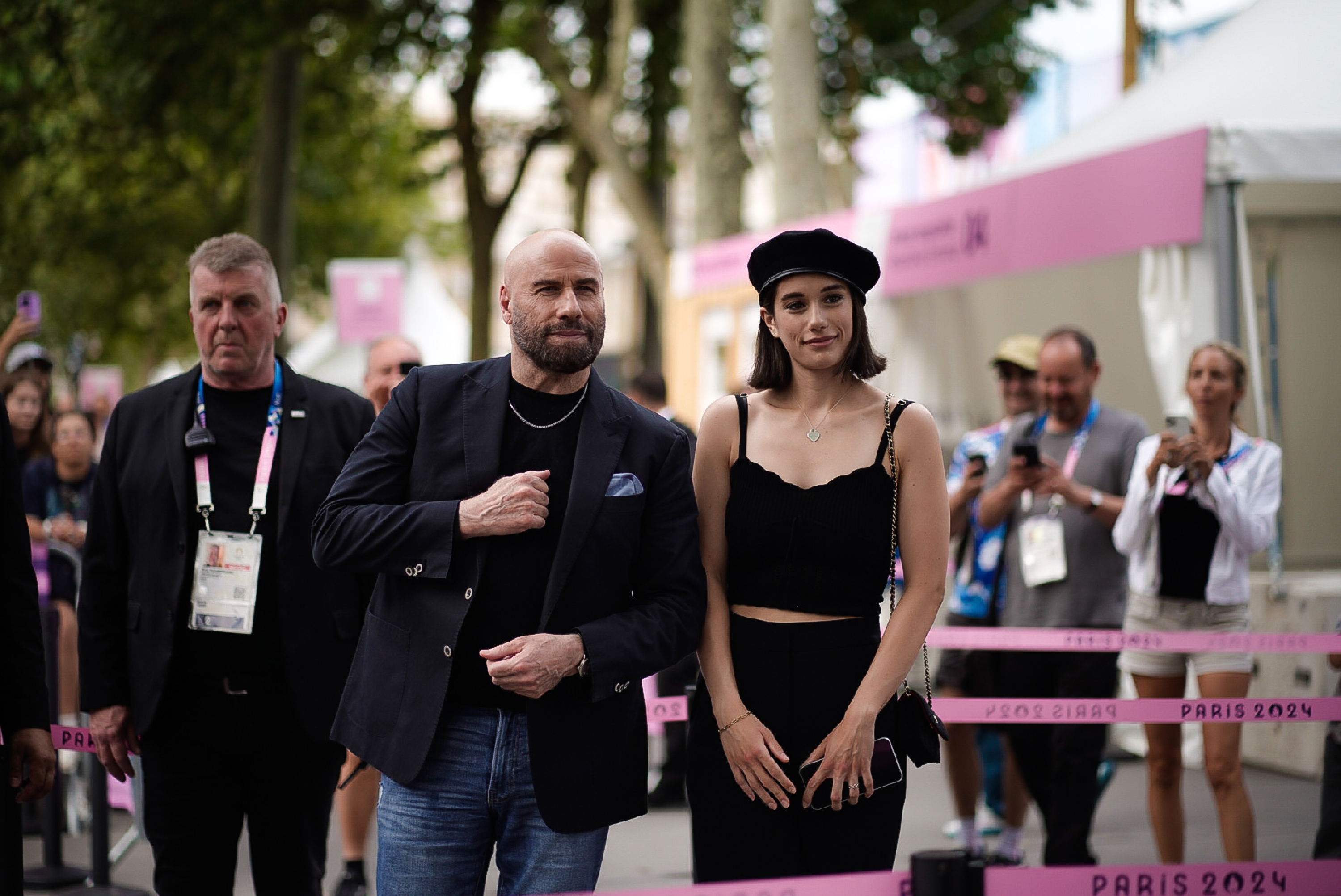 John Travolta et Ella Bleu Travolta arrivant à la finale de gymnastique des Jeux olympiques Paris 2024, le 3 août 2024, à Paris, France | Source : Getty Images