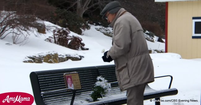 Un homme, apportant des fleurs à sa femme morte, commence à trembler en voyant les gestes gentils d'un étranger