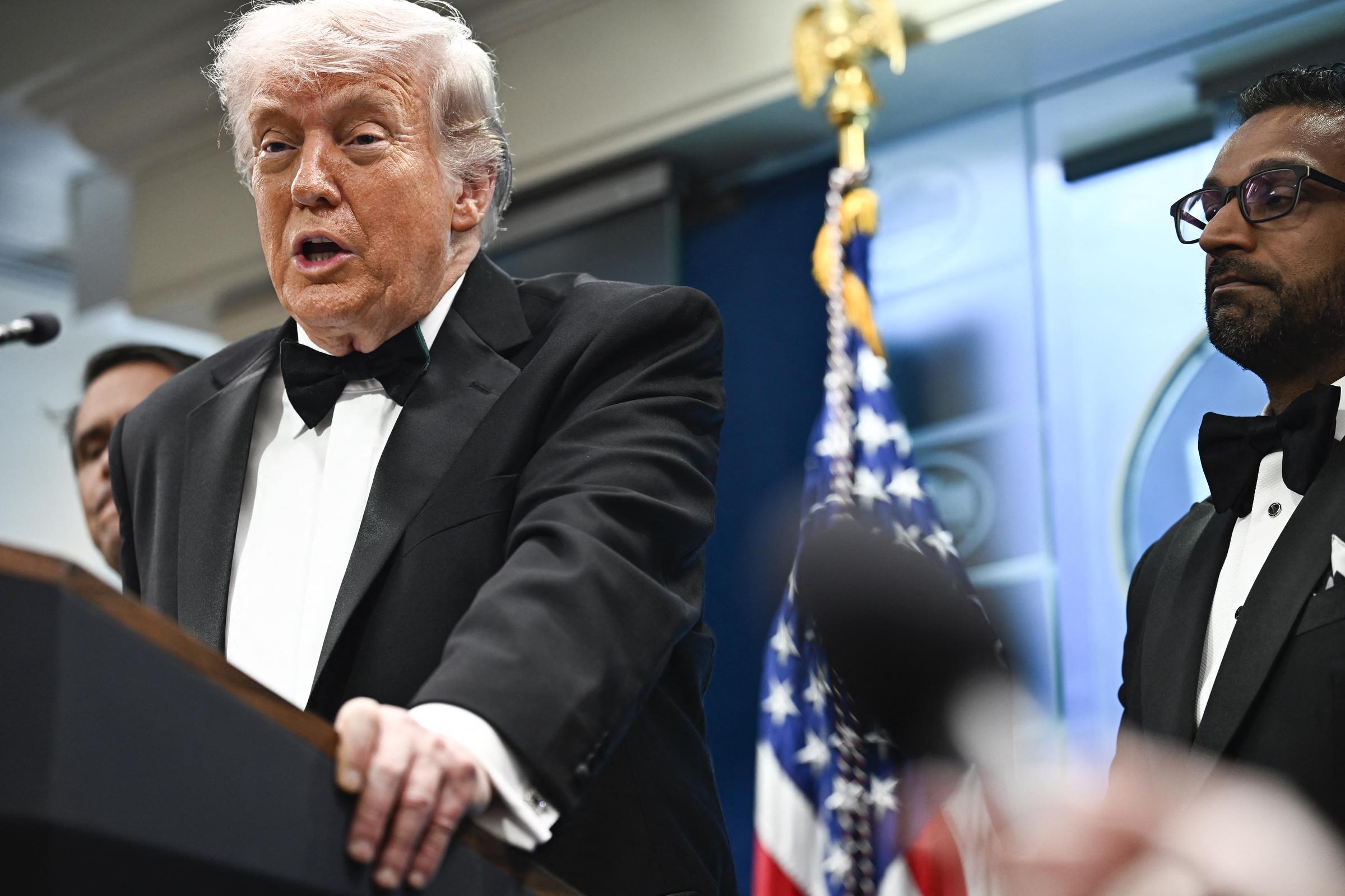 Donald Trump s'exprime lors d'une conférence de presse dans la salle Brady de la Maison Blanche, le 25 avril 2026 à Washington, DC | Source : Getty Images