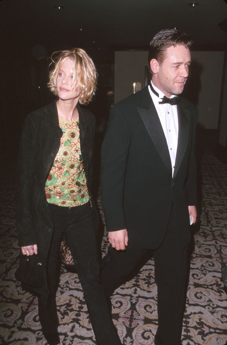 Meg Ryan et l'acteur Russell Crowe, le 11 mars 2000 à Century City ┃Source : Getty Images