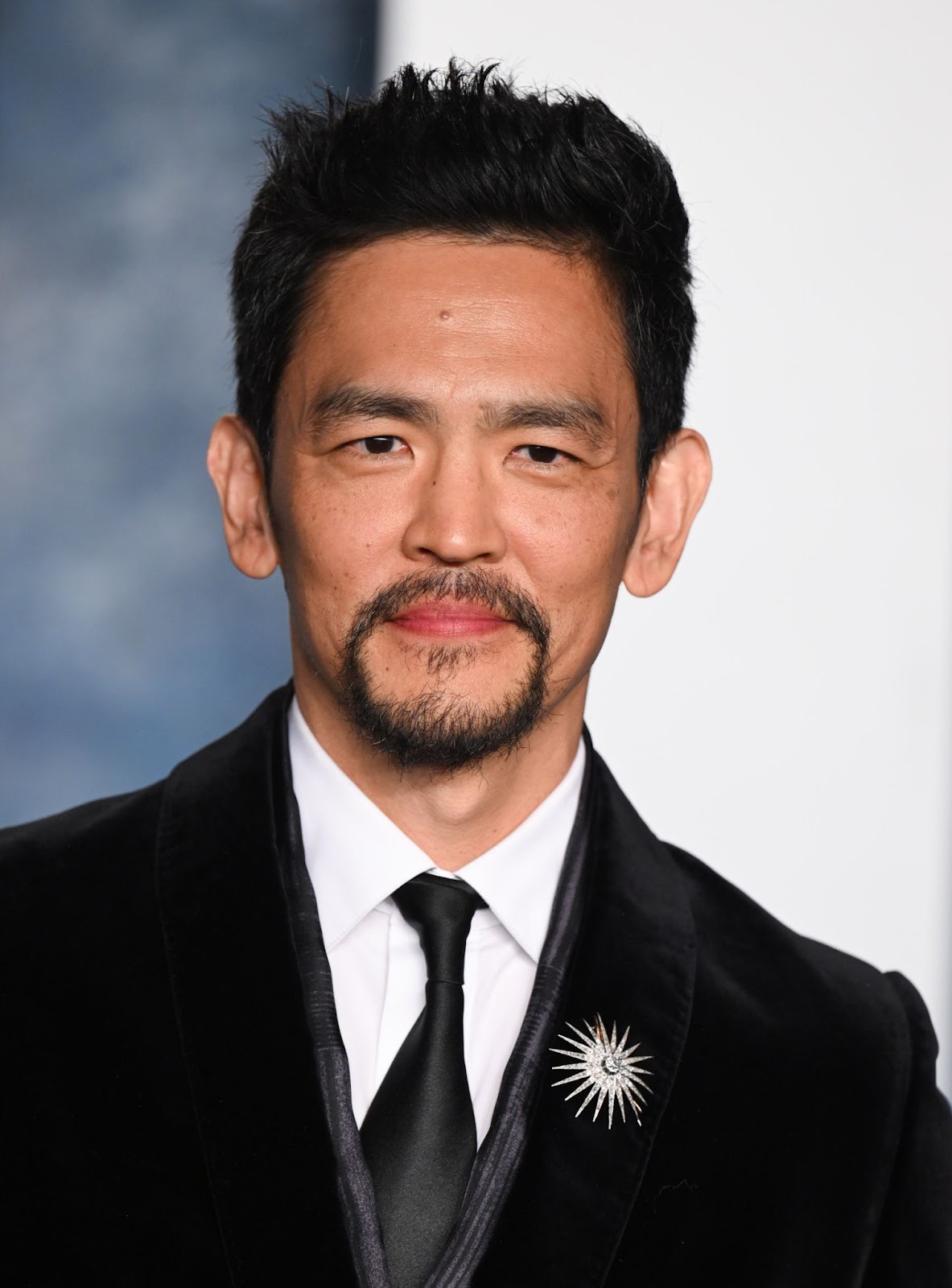 John Cho à la soirée des Oscars 2023 de Vanity Fair, le 12 mars 2023, à Beverly Hills, en Californie. | Source : Getty Images