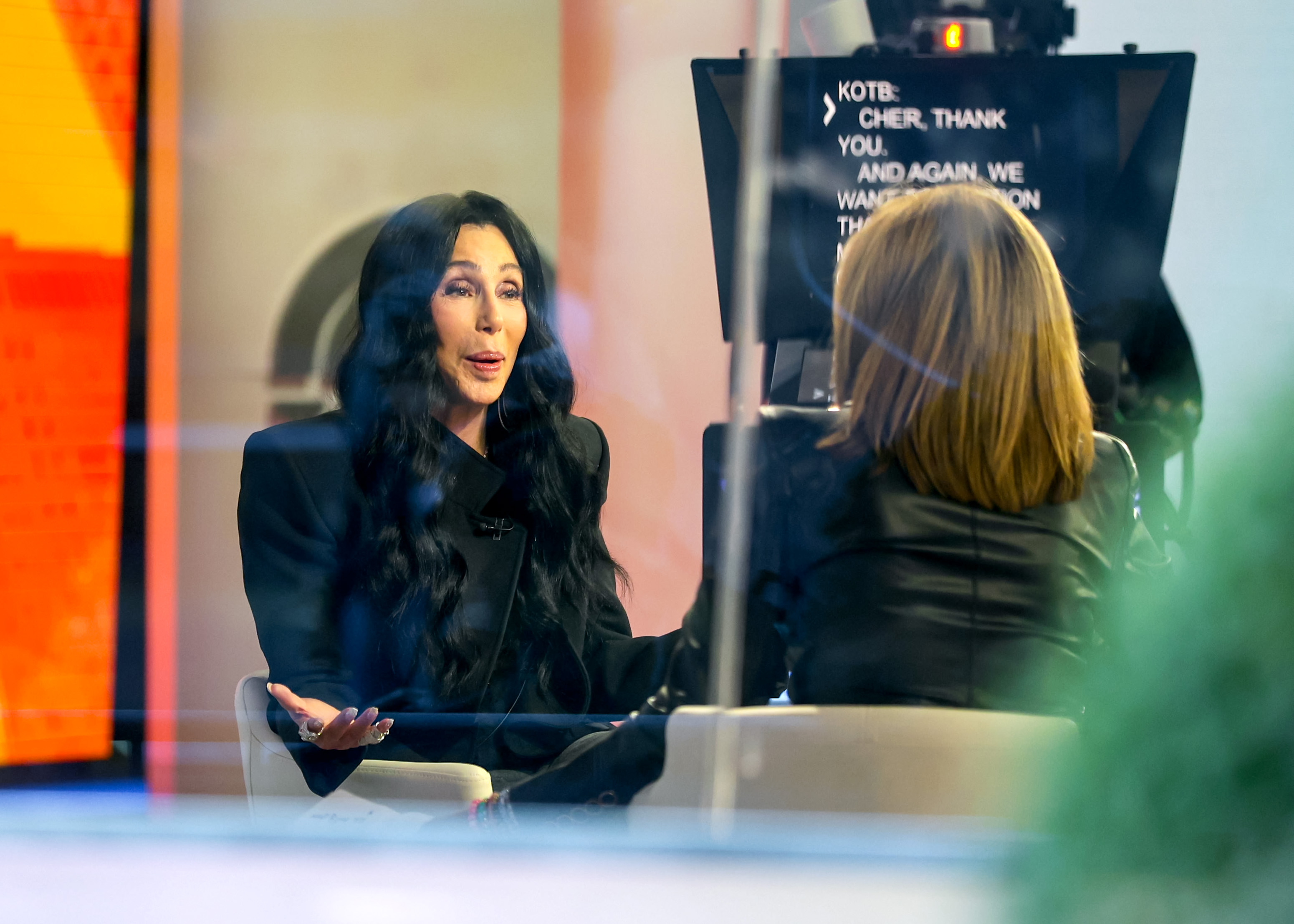 Cher et Hoda Kotb sont vues dans l'émission "Today" à New York, le 19 novembre 2024 | Source : Getty Images