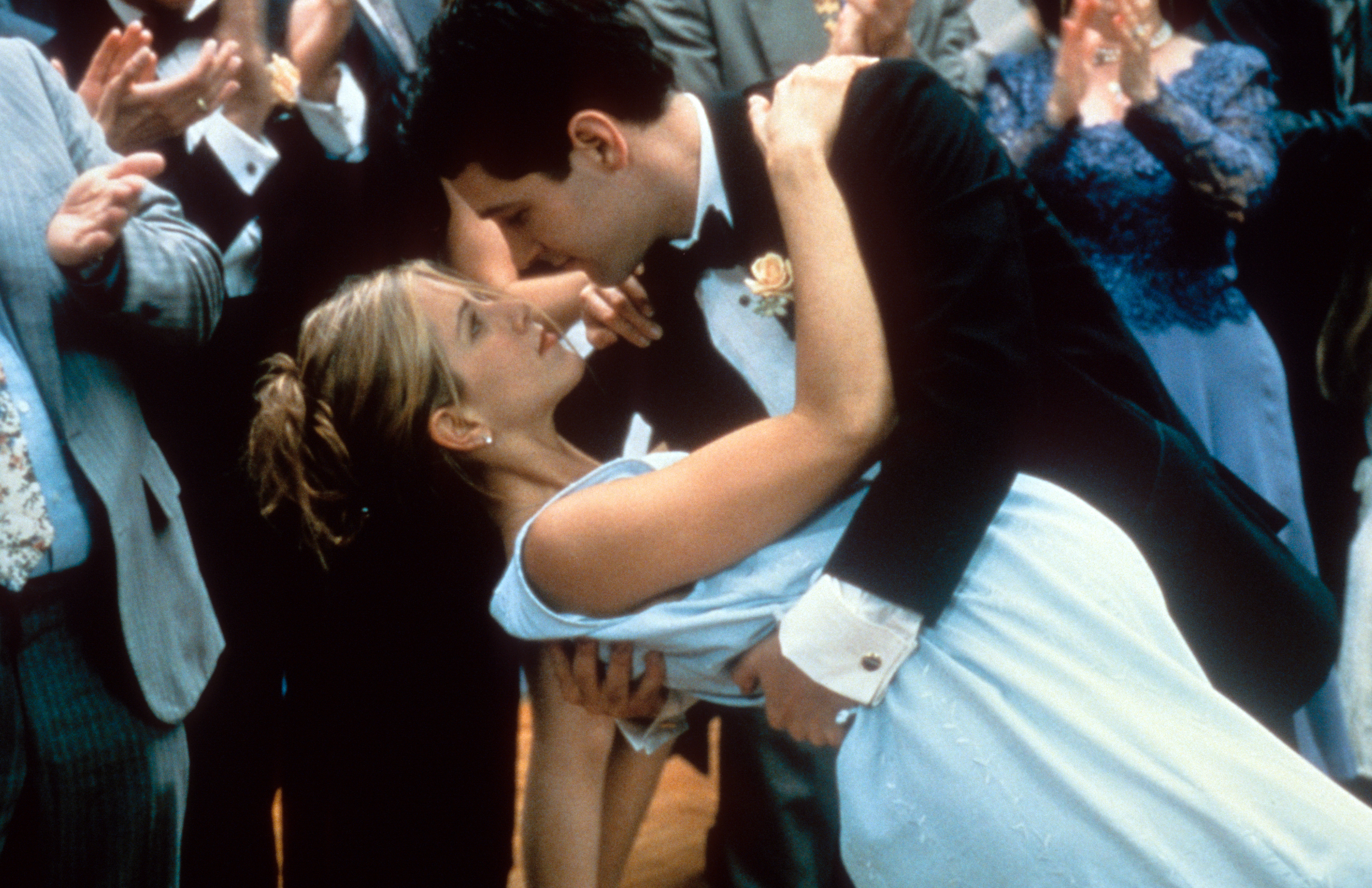Jennifer Aniston et Paul Rudd sur le tournage de "L'objet de mon affection", en 1998 | Source : Getty Images