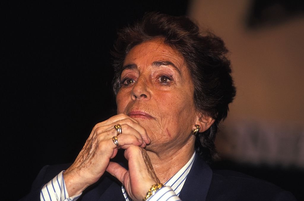 Françoise Giroud assiste à un meeting de Bernard-Henri Lévy pendant la campagne pour les élections européennes le 17 mai 1994 à Paris, France.
