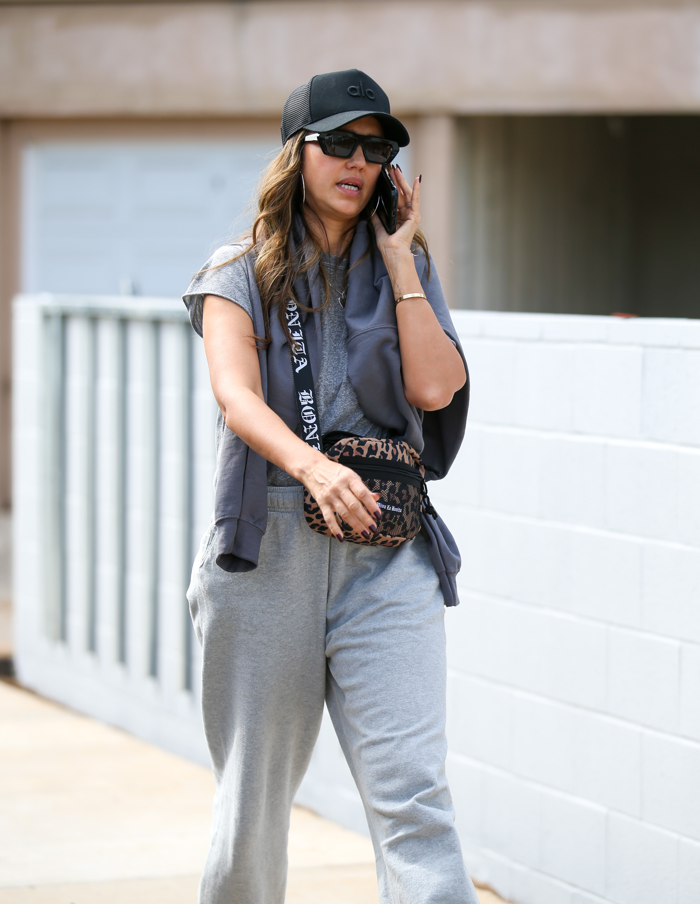 Jessica Alba vue à Los Angeles, Californie | Source : Getty Images