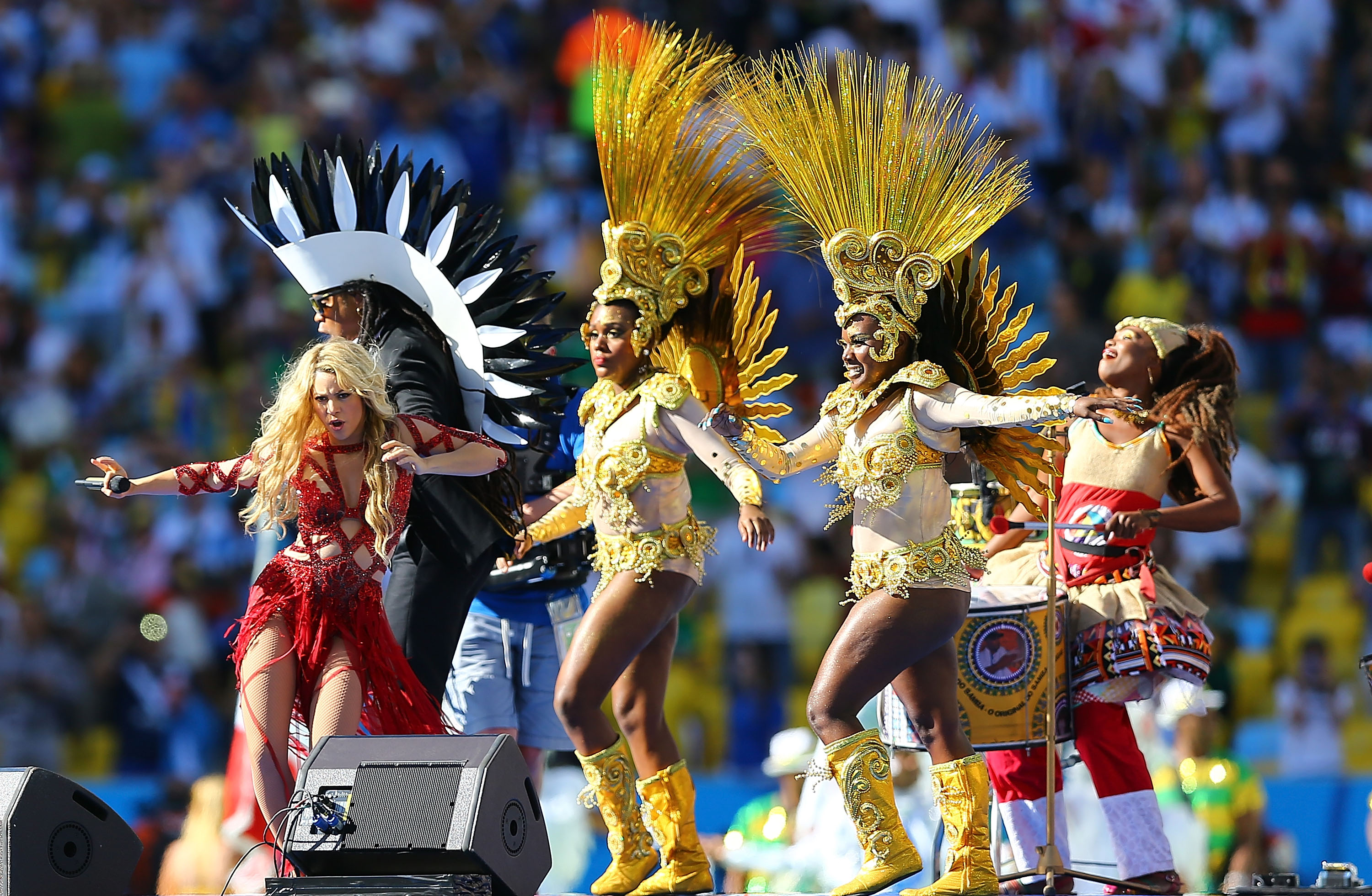 Shakira lors de la cérémonie de clôture précédant la finale de la Coupe du monde de football 2014 au Brésil, qui opposait l'Allemagne à l'Argentine au stade Maracana, le 13 juillet 2014 à Rio de Janeiro, au Brésil I Source : Getty Images