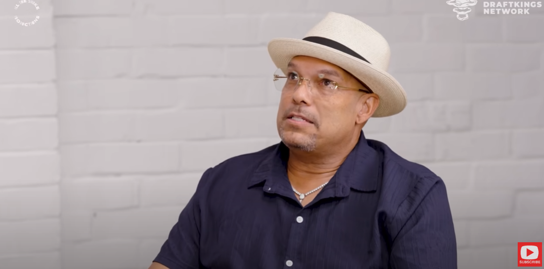 David Justice apparaît dans l'émission « All the Smoke with Matt Barnes and & Stephen Jackson », dans un épisode publié le 7 août 2025. | Source : YouTube/ALL THE SMOKE