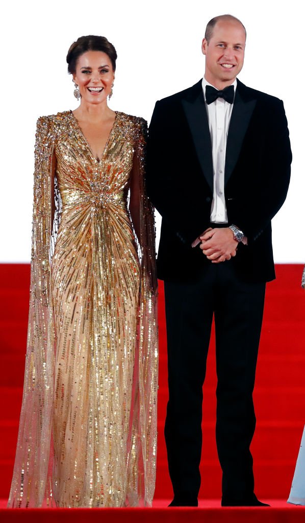 Kate Middleton et le prince William lors de l'avant-première du film "Mourir peut attendre". | Photo : Getty Images