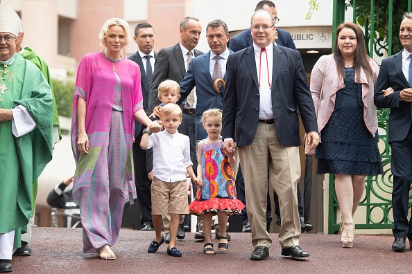 Le Prince Albert II de Monaco, la Princesse Charlène de Monaco, le Prince Jacques et la Princesse Gabriella assistent au traditionnel pique-nique de Monaco le 06 septembre 2019 à Monaco. | Photo : Getty Images