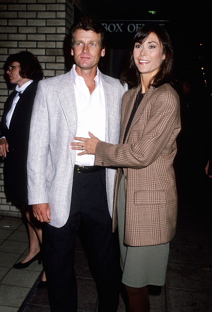 Tom Hart et Kate Jackson à la première de "Search for Signs" à Los Angeles le 08 octobre 1991. | Photo : Getty Images