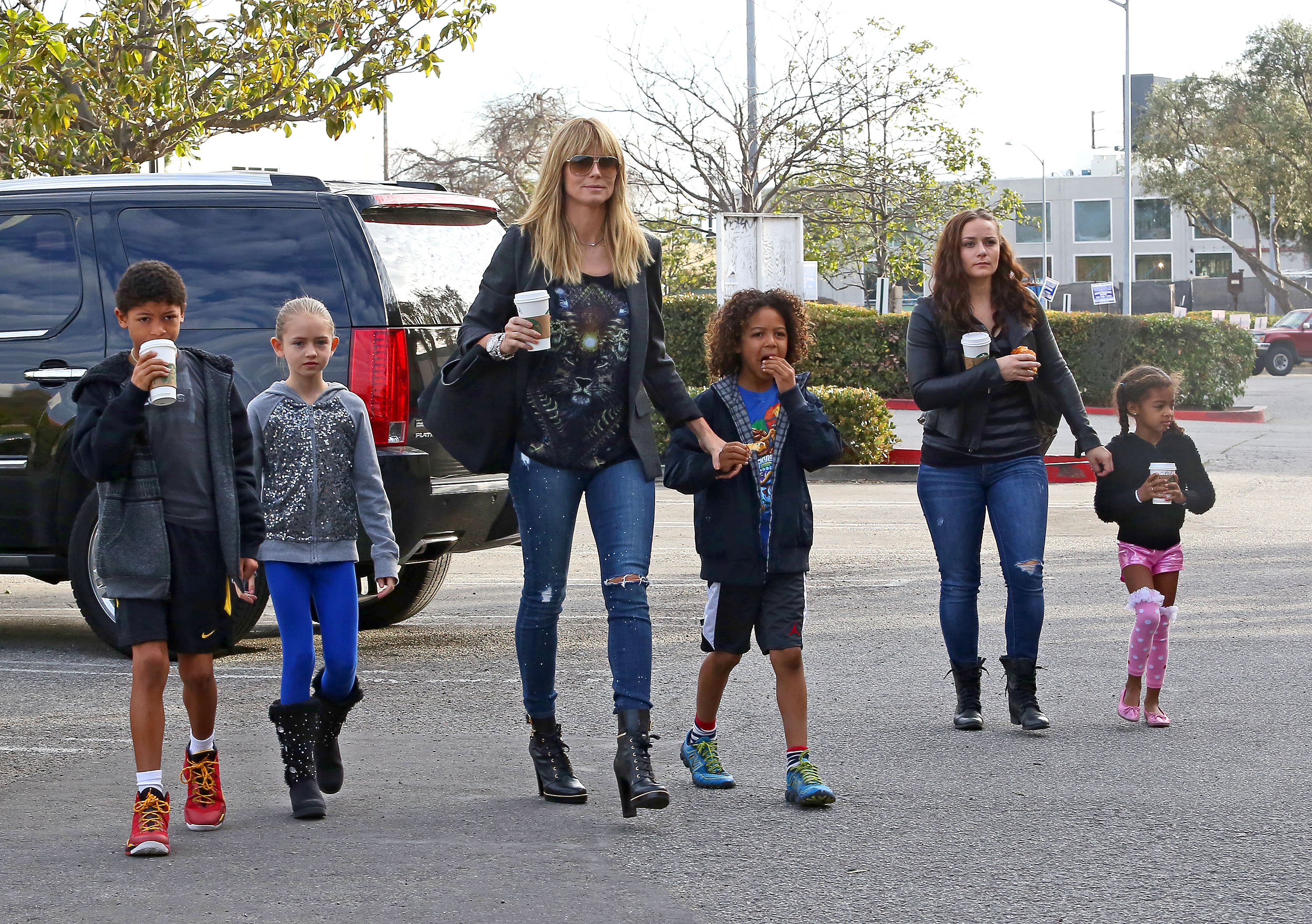 Heidi Klum est vue avec ses enfants, Henry, Johan, Lou et Leni à Los Angeles en 2014 | Source : Getty Images