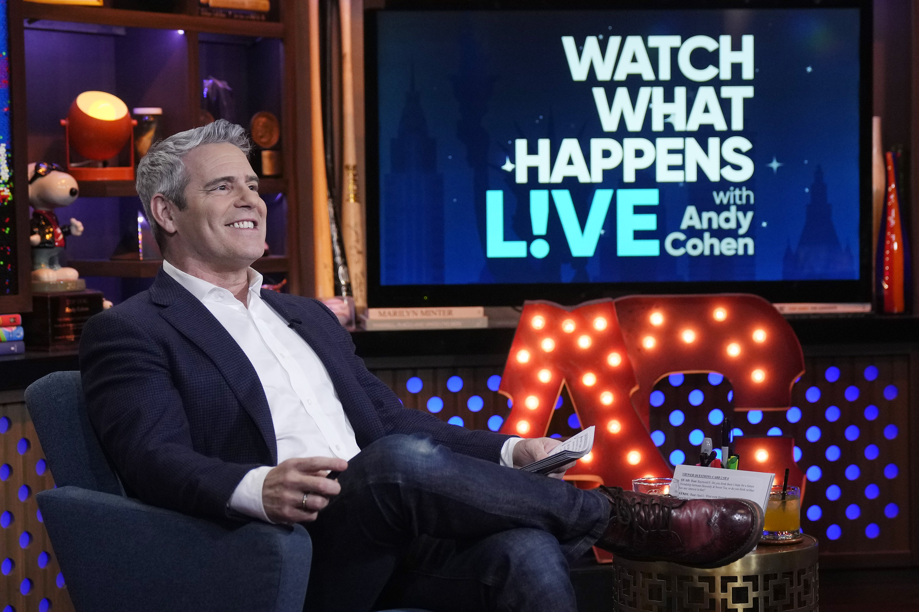 Andy Cohen dans un épisode de la saison 21 de "Watch What Happens Live with Andy Cohen" en 2024. | Source : Getty Images
