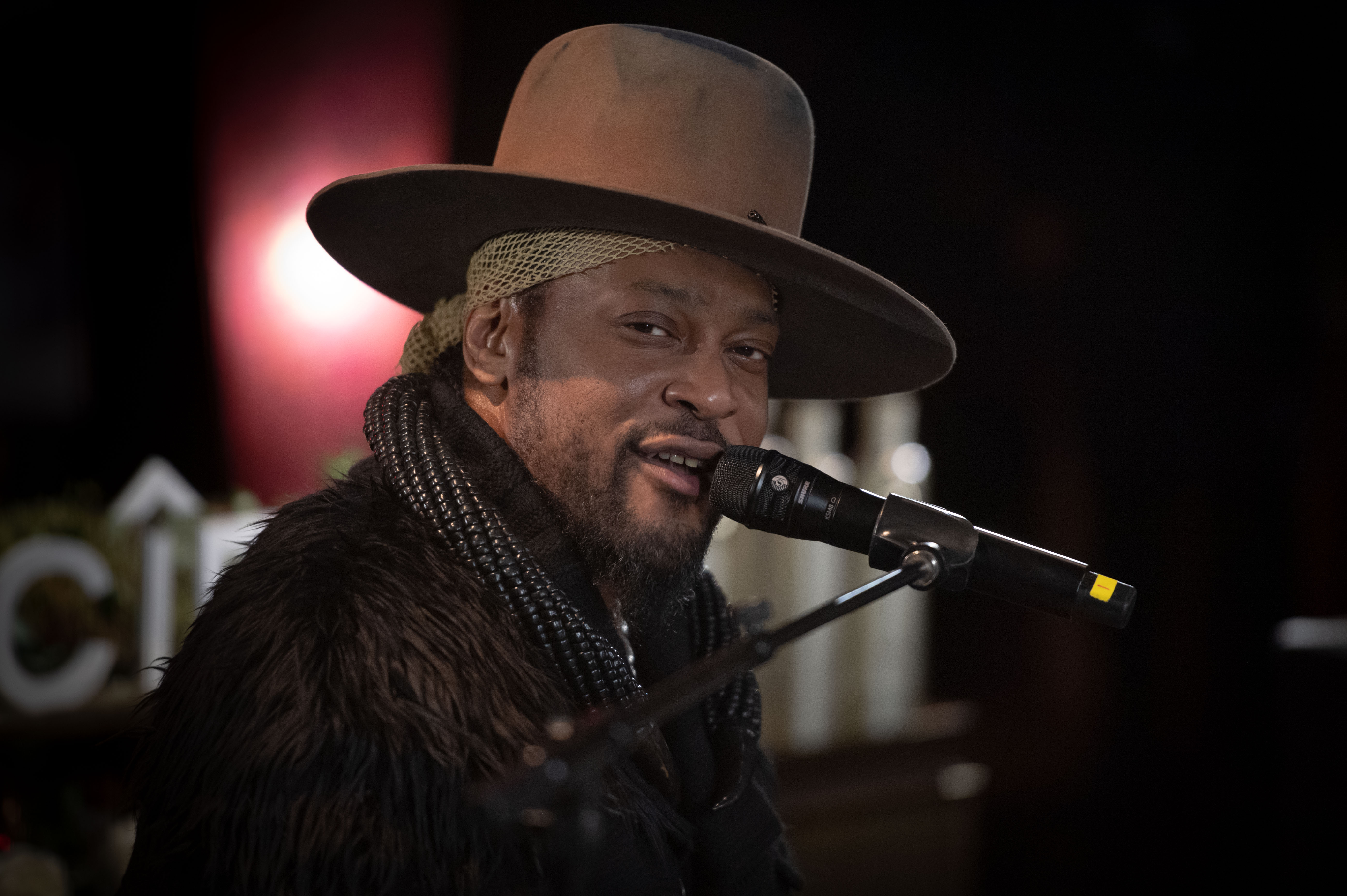 D'Angelo se produit à l'Apollo Theater le 27 février 2021, à New York. | Source : Getty Images