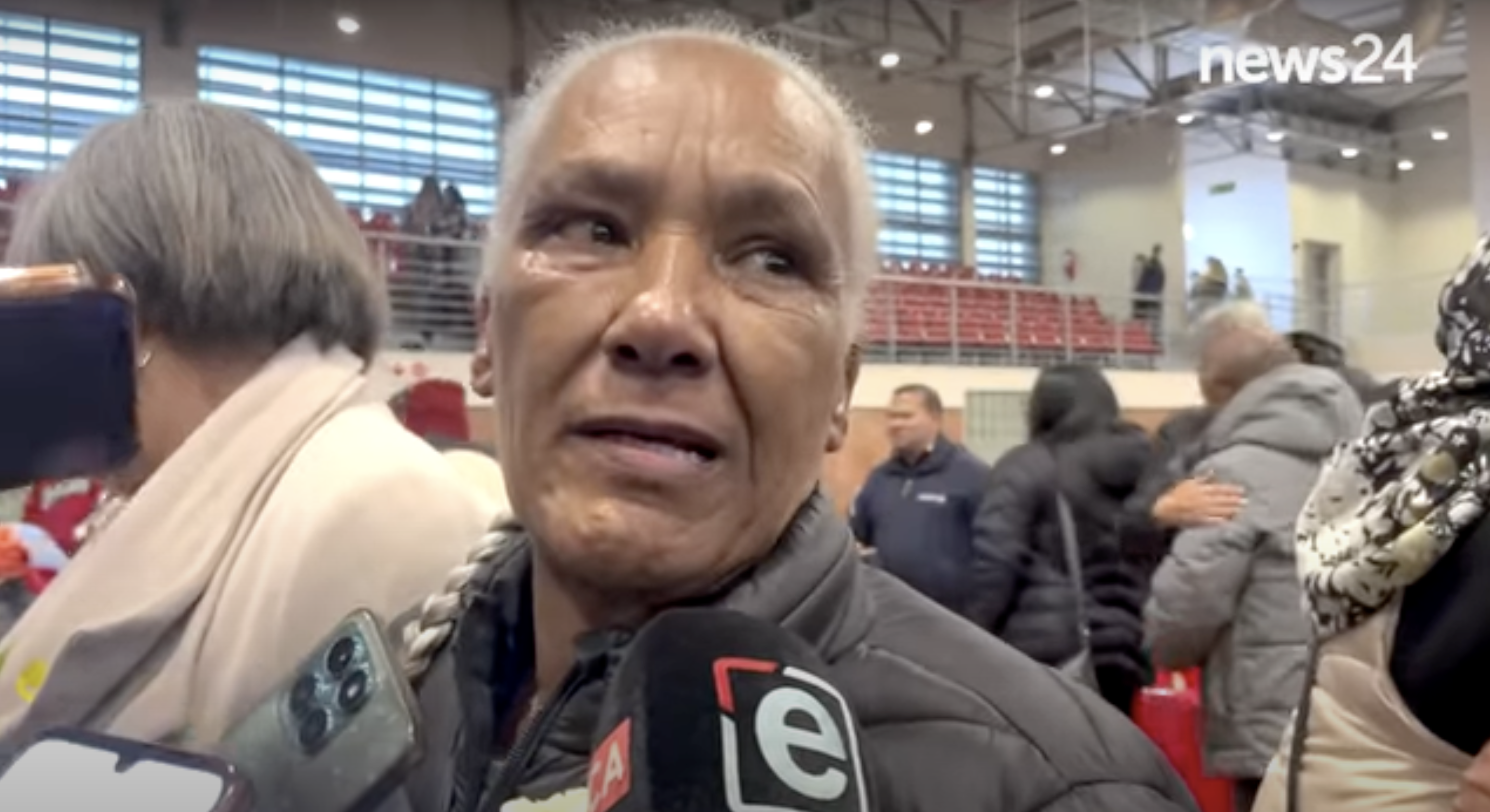 La grand-mère paternelle de Joshlin Smith, Rita Yon, est vue dans une vidéo datée du 29 mai 2025 | Source : YouTube/News24Video