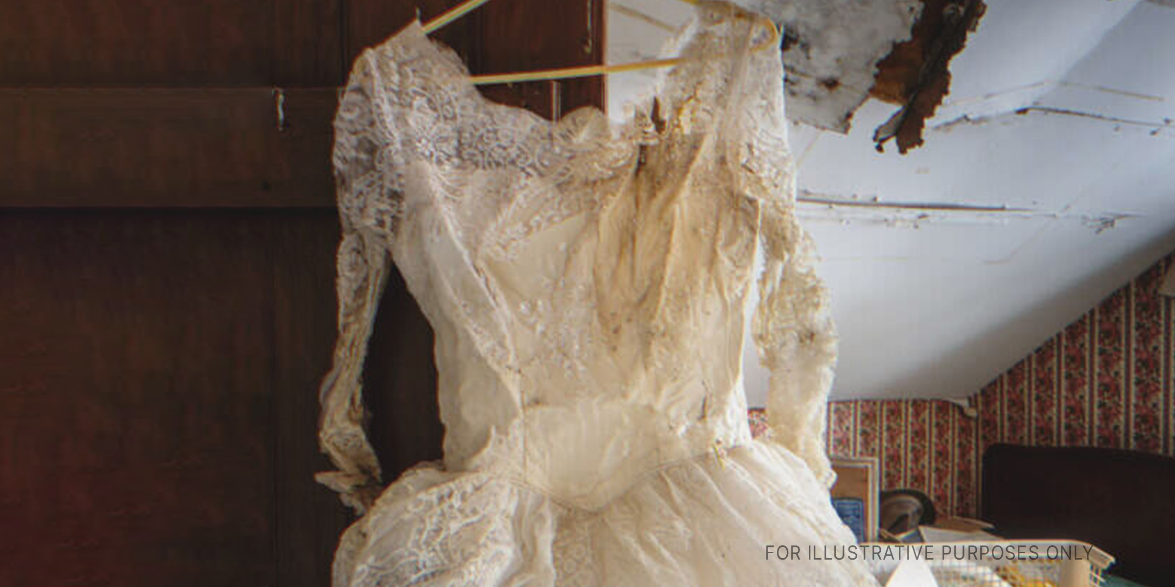 Une robe de mariée en lambeaux | Source : Shuttershock