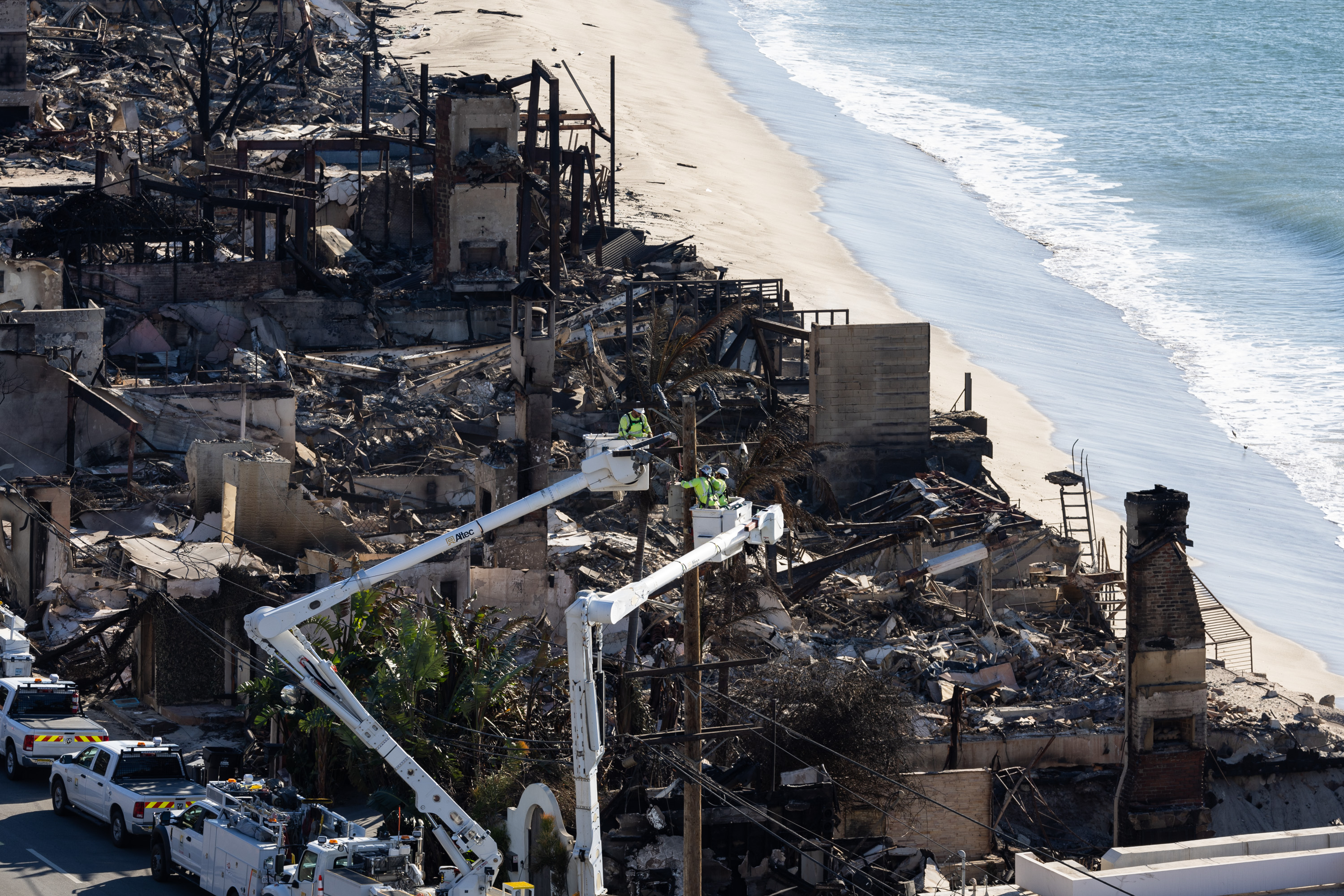 Maisons et structures du front de mer dévastées par les incendies de forêt à Los Angeles, Californie, le 12 janvier 2025. | Source : Getty Images