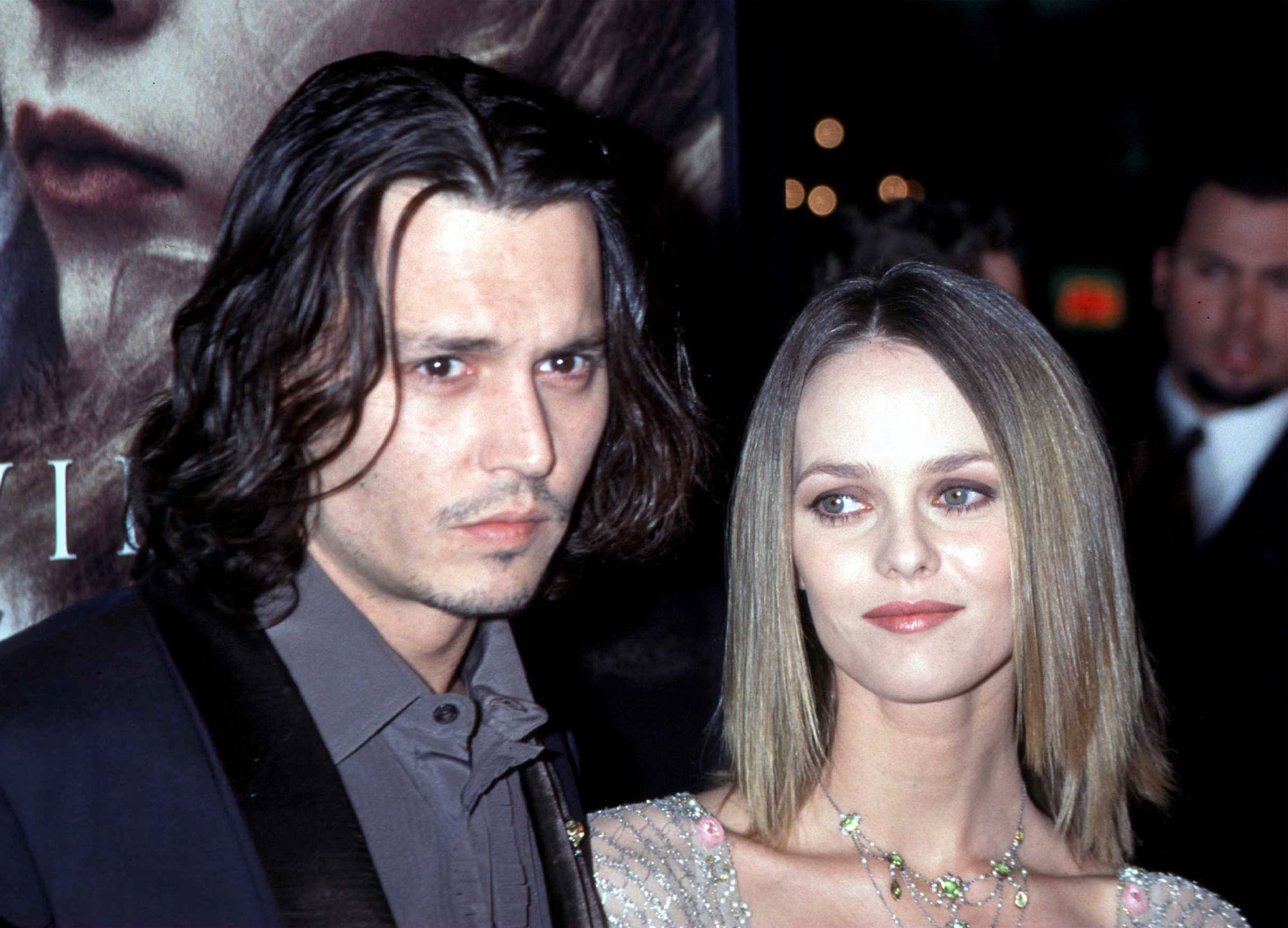 Johnny Depp et Vanessa Paradis à la première de "Sleepy Hollow" à Los Angeles, Californie, le 17 novembre 1999 | Source : Getty Images