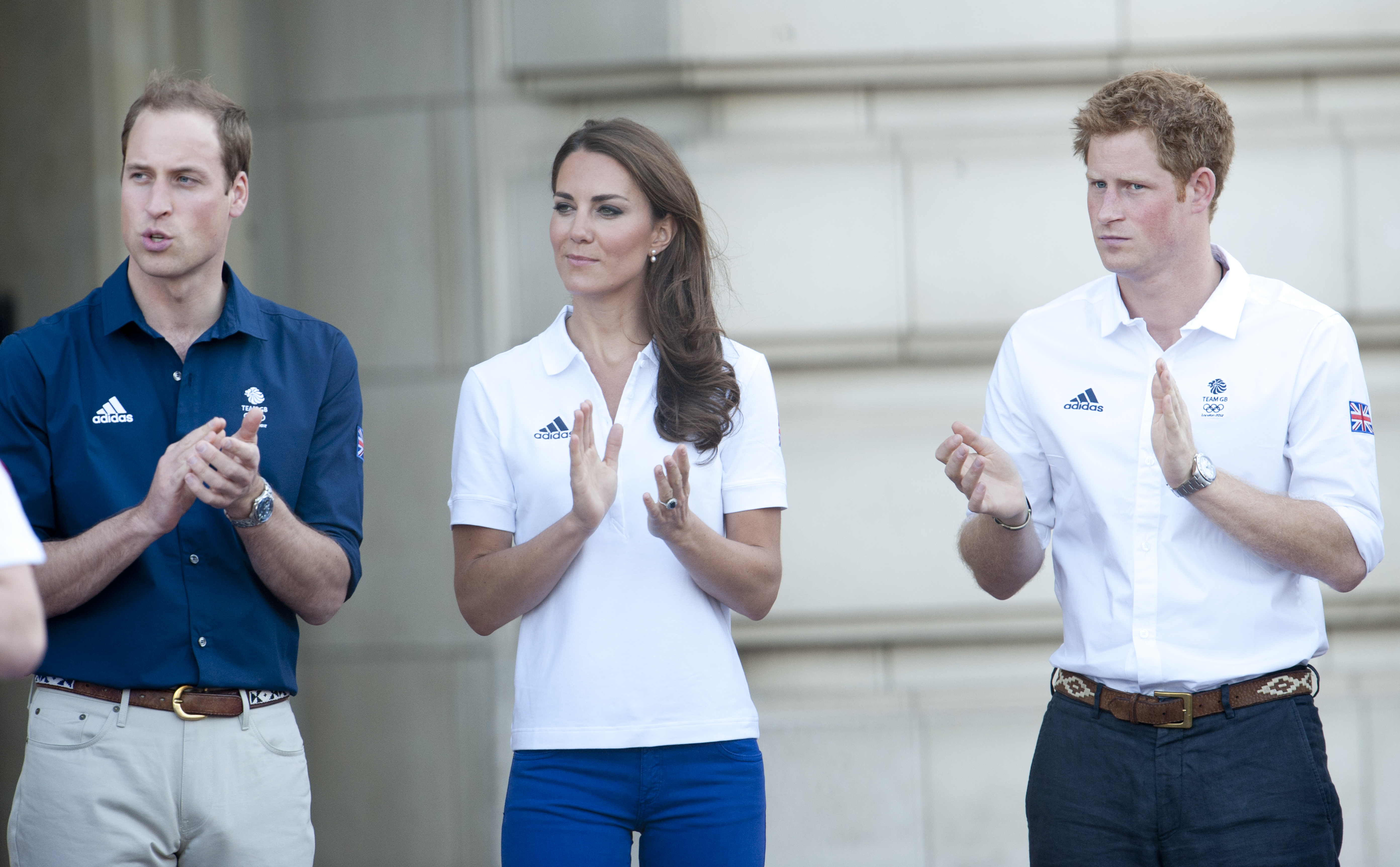 Le prince William, la princesse Catherine et le prince Harry au relais de la flamme olympique de Londres 2012 | Source : Getty Images