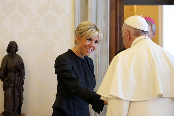Pope Francis and Brigitte Macron during a private audience on June 26, 2018 at the Vatican. |Photo : Getty Images