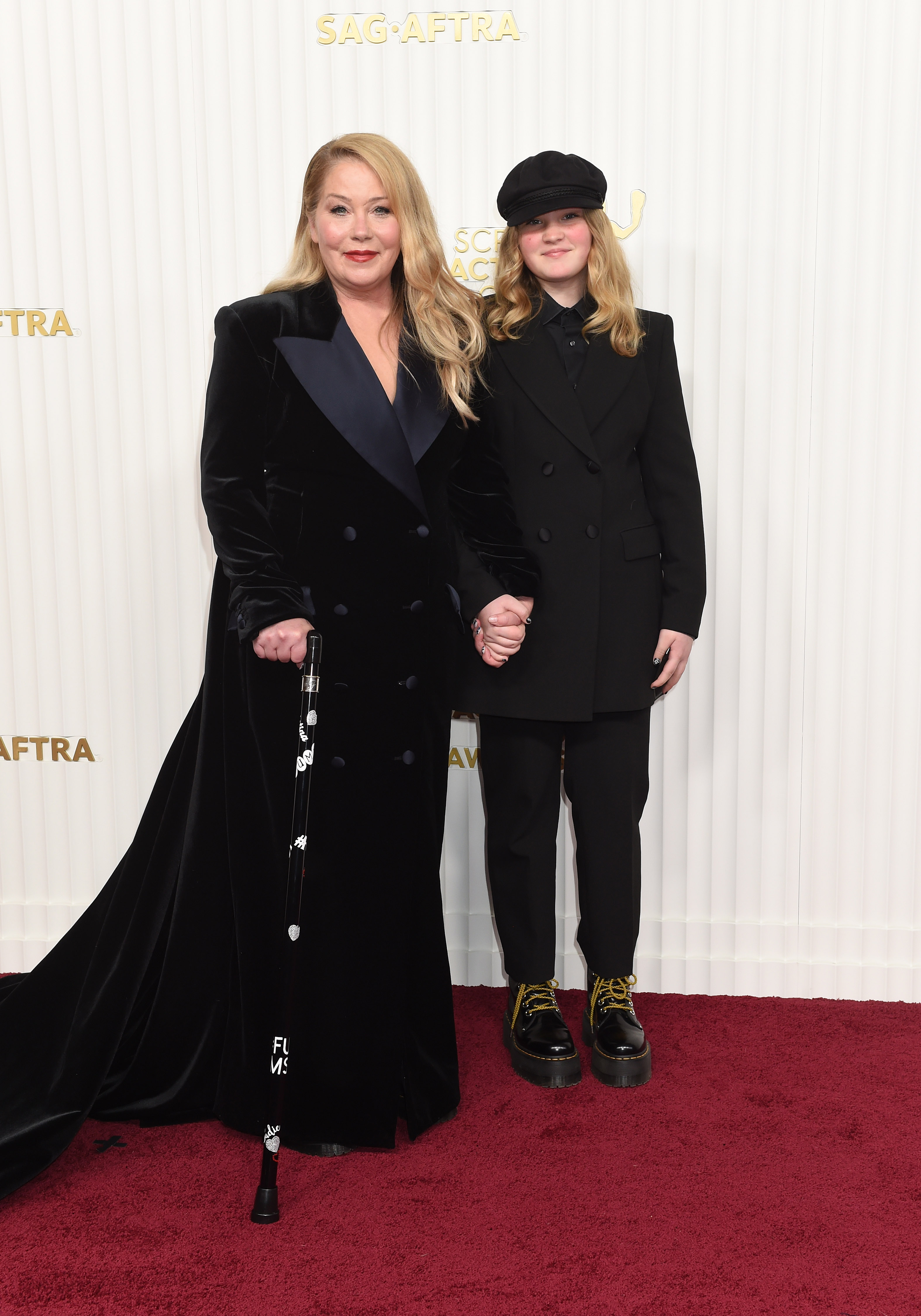 Christina Applegate et Sadie Grace LeNoble lors de la 29e cérémonie des Screen Actors Guild Awards à Los Angeles le 26 février 2023. | Source : Getty Images