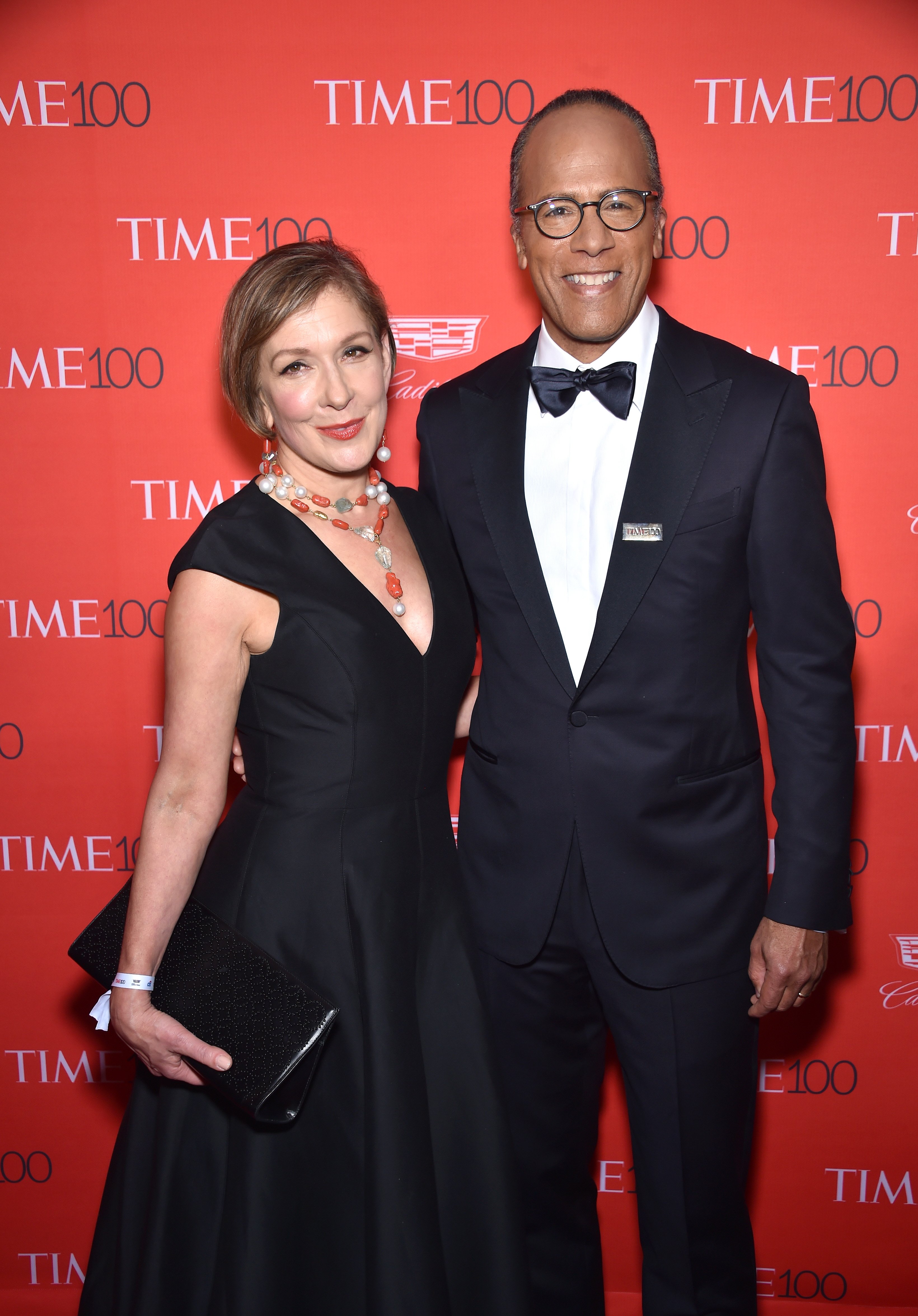 Carol Hagen et Lester Holt lors du gala 2016 du Time 100, les personnes les plus influentes du monde, le 26 avril 2016, à New York. | Source : Getty Images
