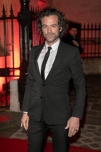 L'acteur Romain Duris assiste au lancement du "Clash De Cartier". | Photo : Getty Images.