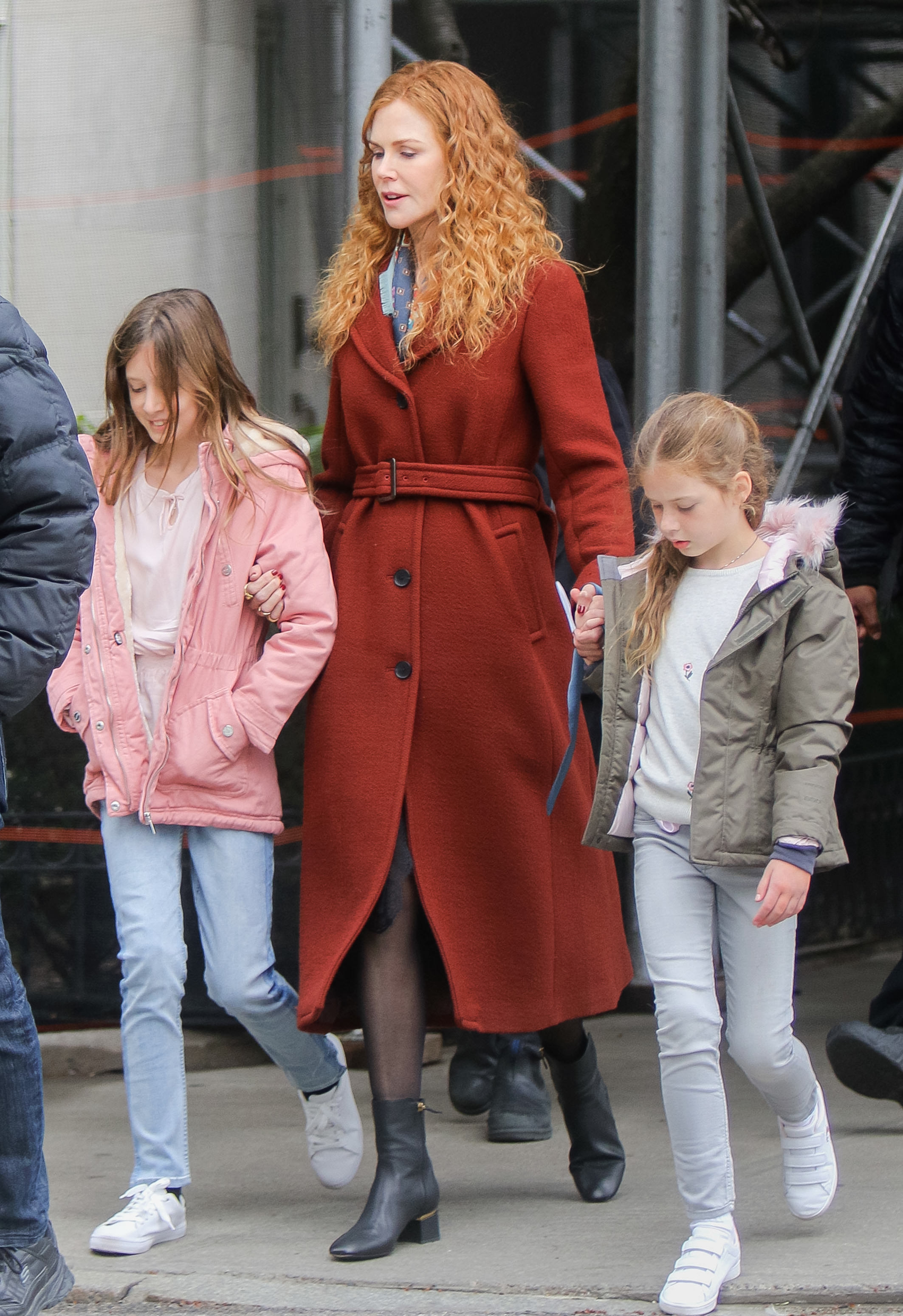 Nicole Kidman repérée lors d'une sortie à New York avec Sunday et Faith Kidman Urban le 29 mars 2019. | Source : Getty Images