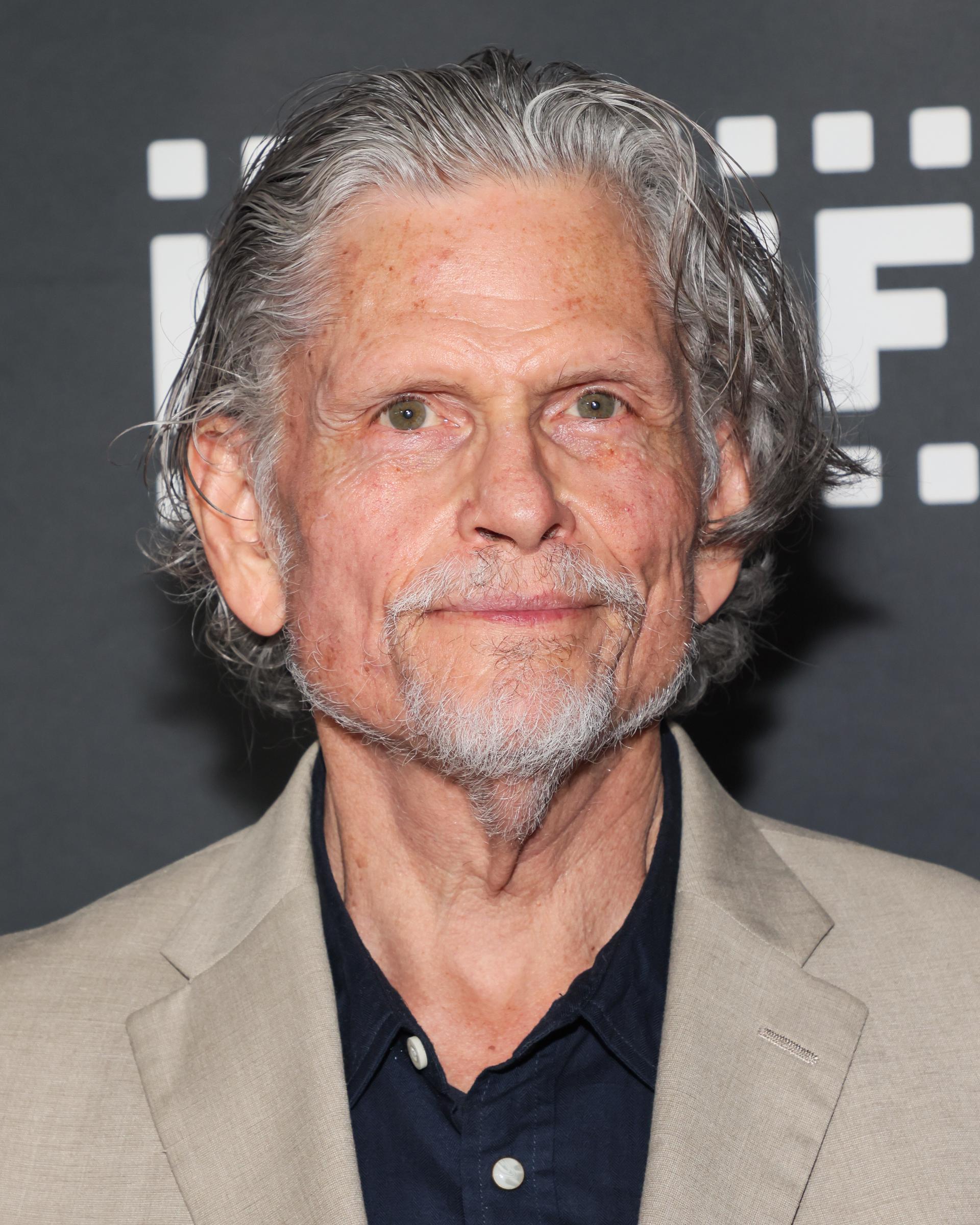 Jeff Kober assiste aux projections de la soirée de clôture du Festival international du film latino de Los Angeles 2024, avec au programme : « Grassland » and « Las Amazonas De Yaxunah » at TCL Chinese Theatre on June 2 in Hollywood, California. | Source: Getty Images