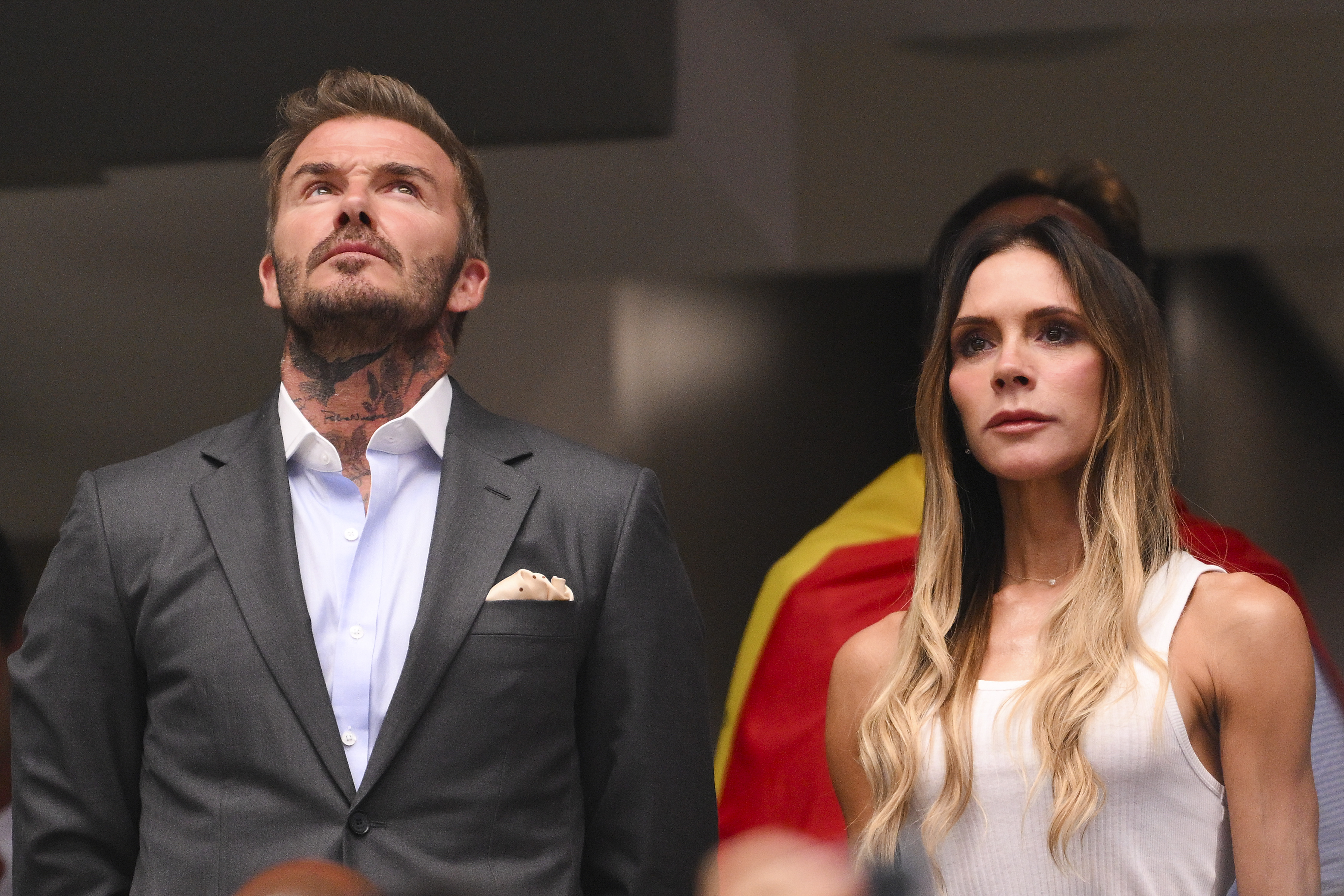 Victoria et David Beckham continuent de faire des apparitions publiques ensemble, leur séjour à Portofino ayant remis leur relation, qui dure depuis près de trois décennies, sous les feux de la rampe. Ici, le couple a assisté à la demi-finale France-Espagne de la Coupe du monde de la FIFA 2026 à Arlington, au Texas, le 14 juillet. | Source : Getty Images