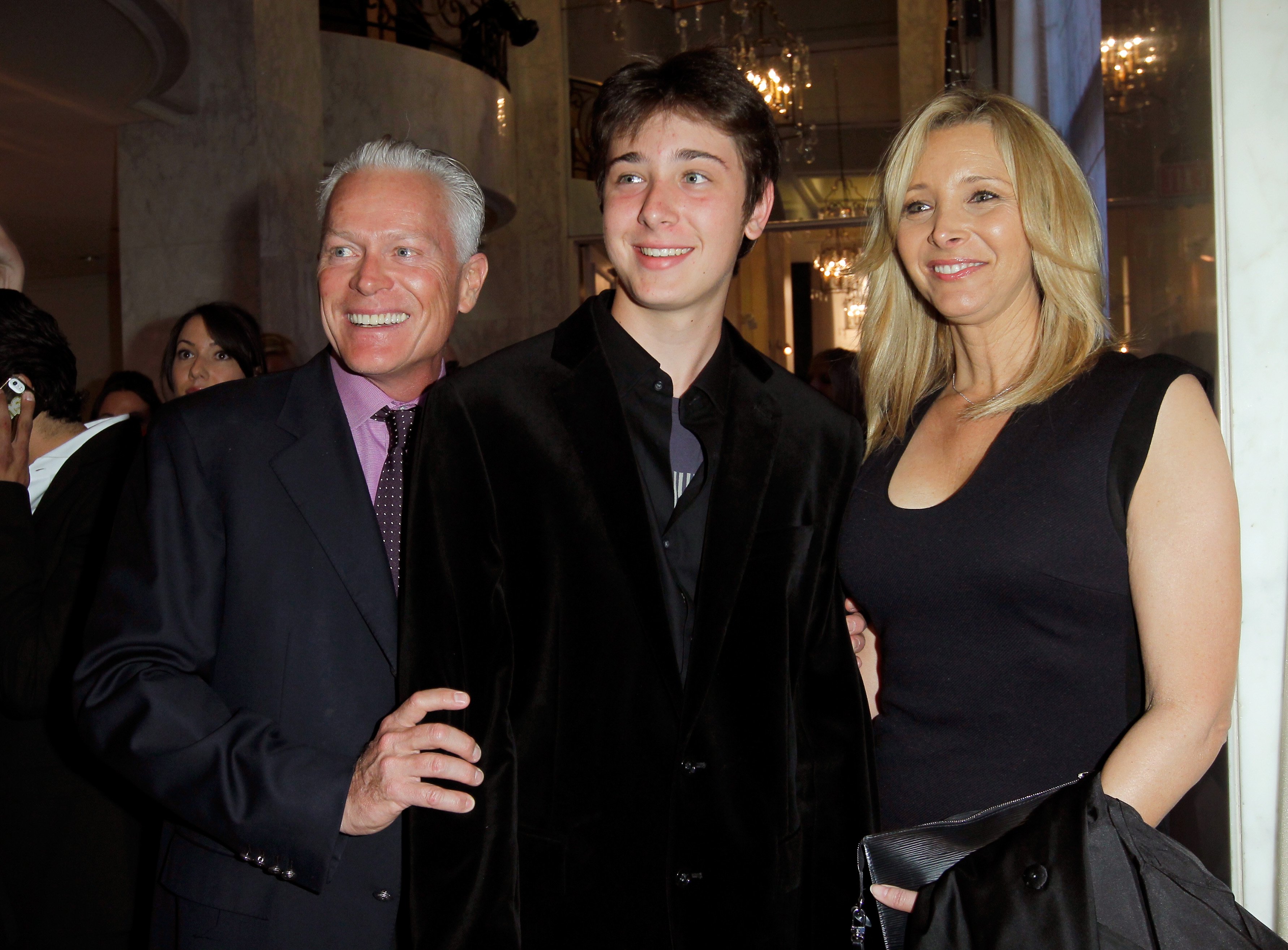 Michel Stern, Julian Murray Stern et Lisa Kudrow le 2 mai 2013 à Beverly Hills, Californie. |  Photo : Getty Images