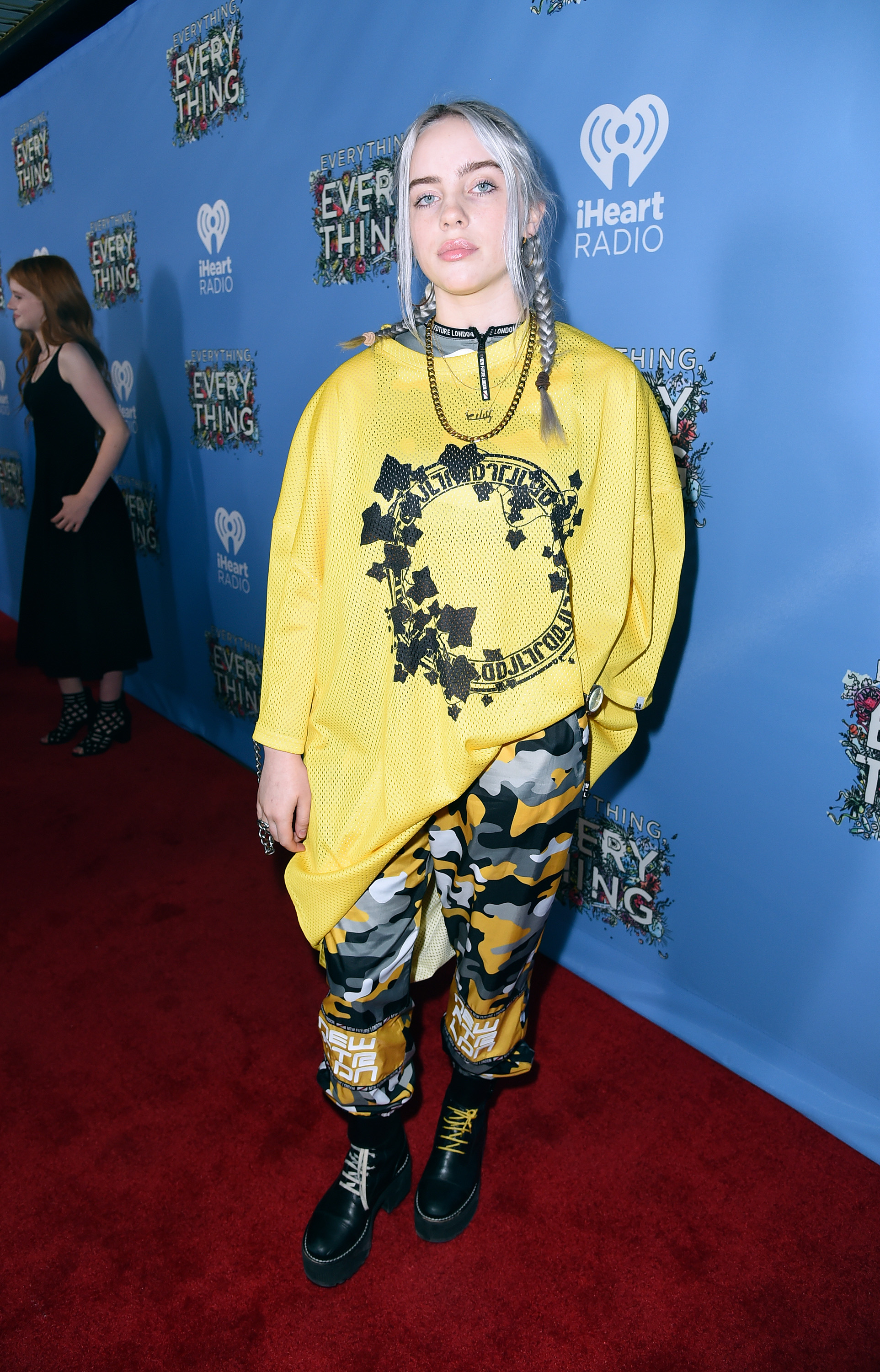 Billie Eilish arrive pour la première du film "Everything Everything" à Hollywood, en Californie, le 6 mai 2017. | Source : Getty Images